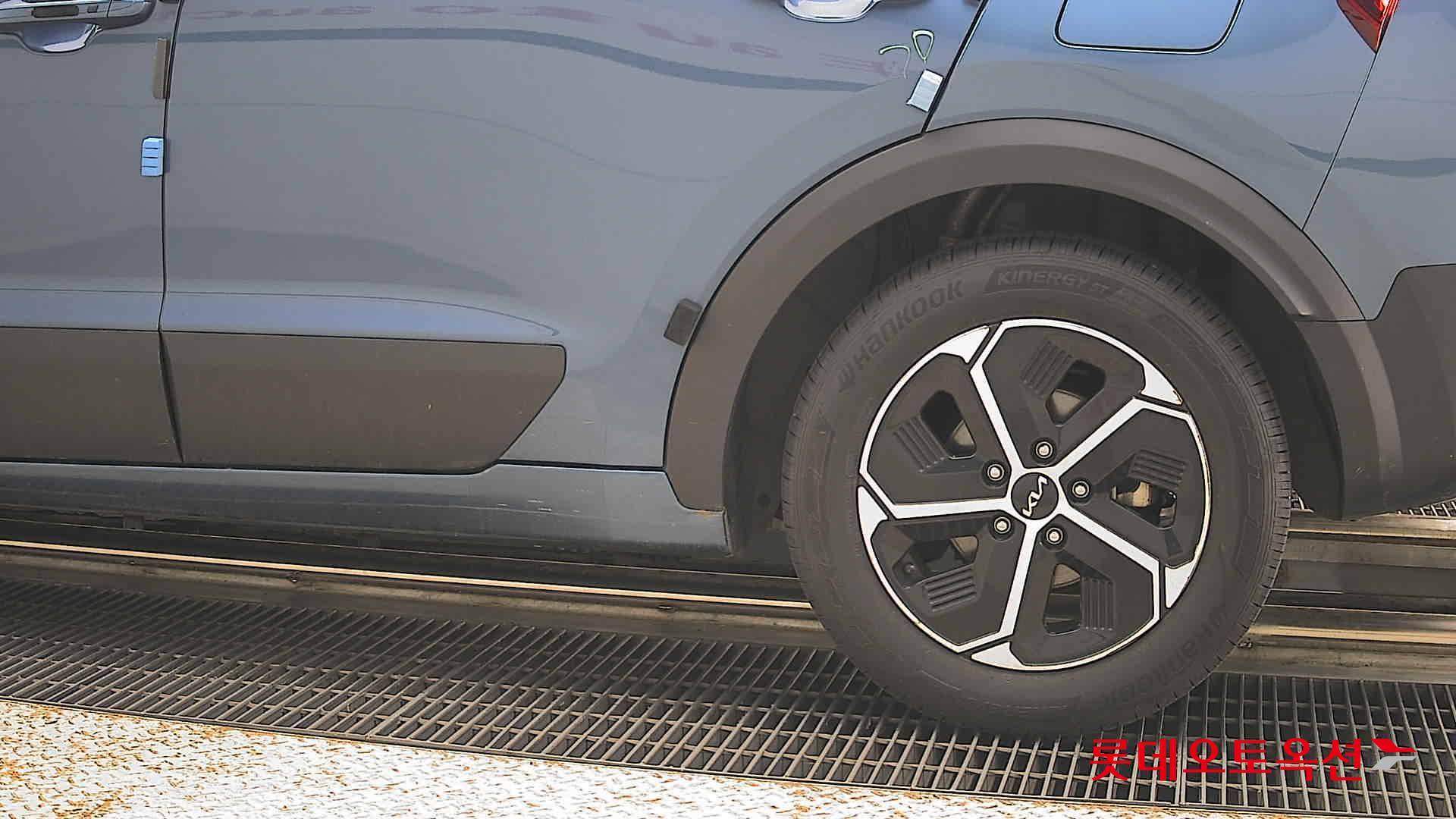 2023 - kia niro