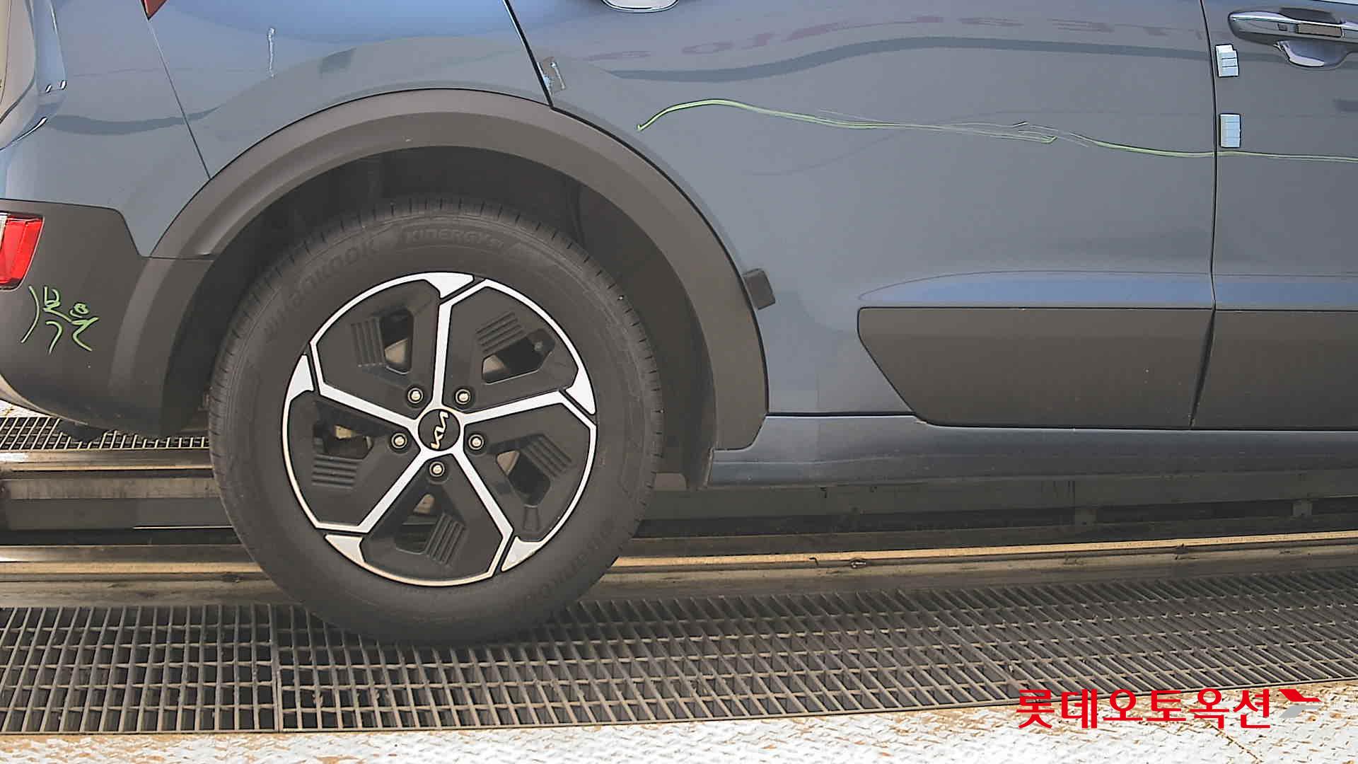 2023 - kia niro