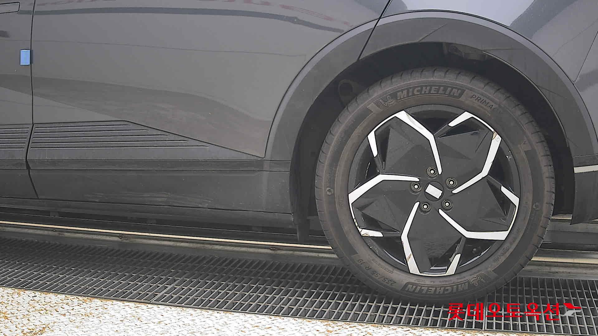 2023 - hyundai ioniq