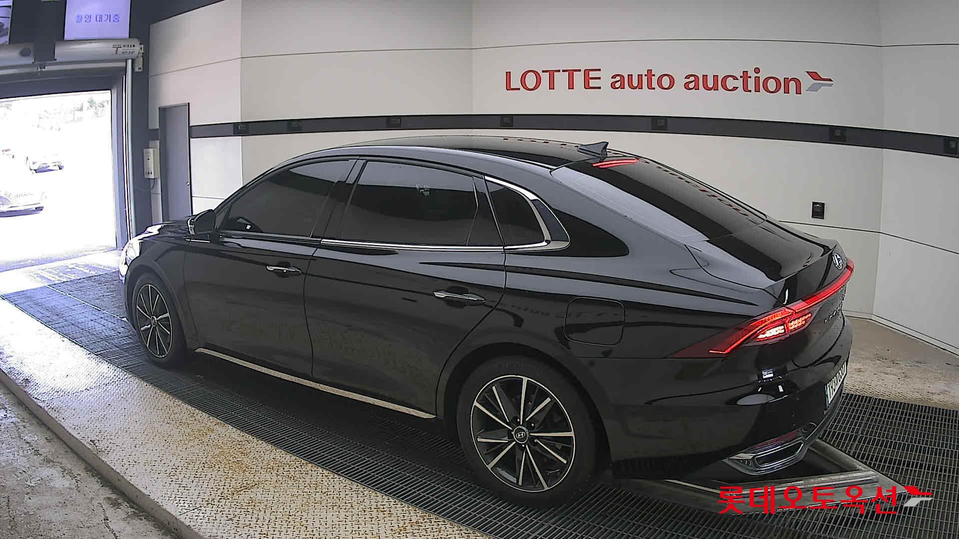2022 - hyundai grandeur