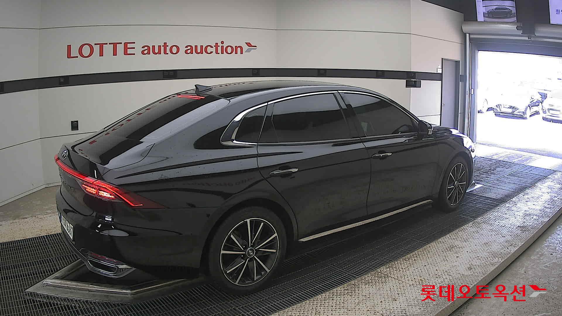 2022 - hyundai grandeur