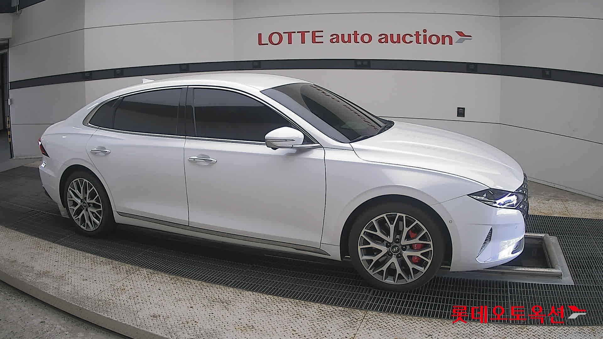2022 - hyundai grandeur