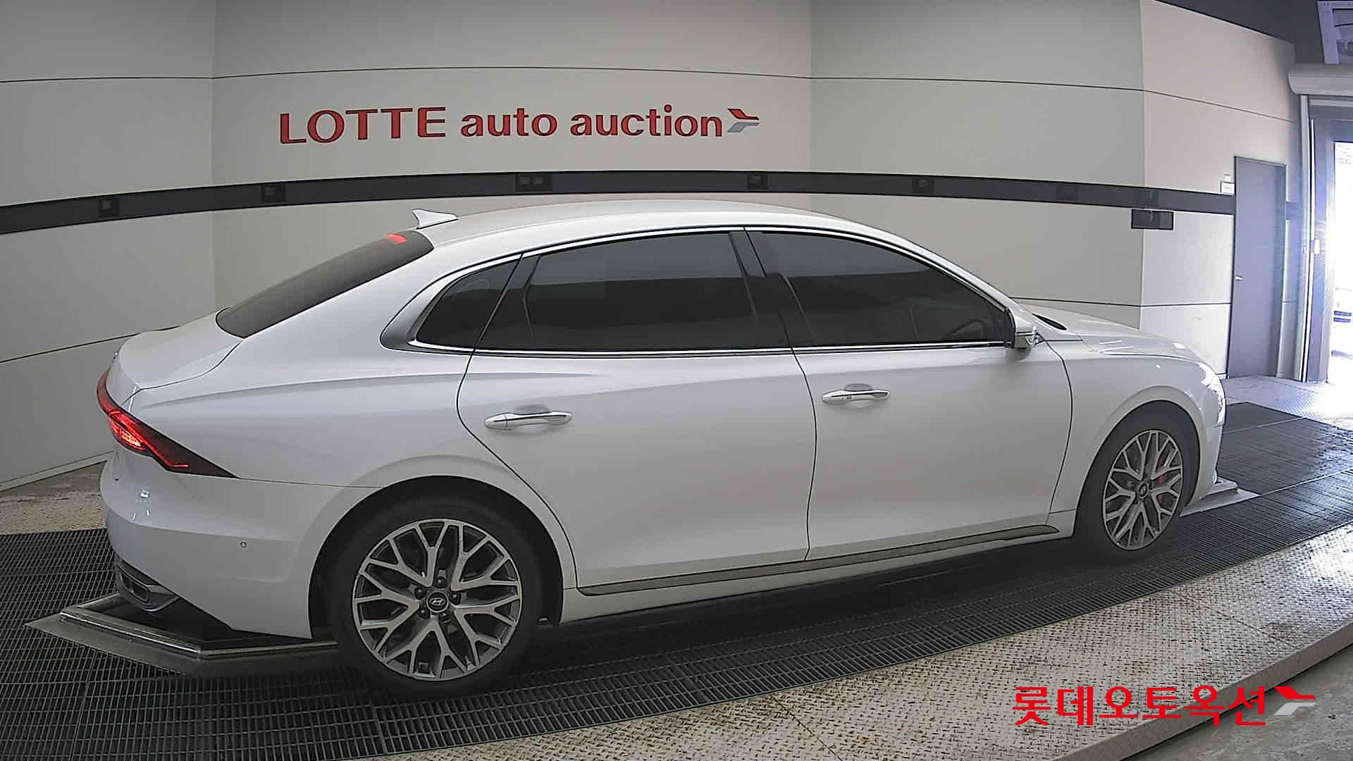 2022 - hyundai grandeur