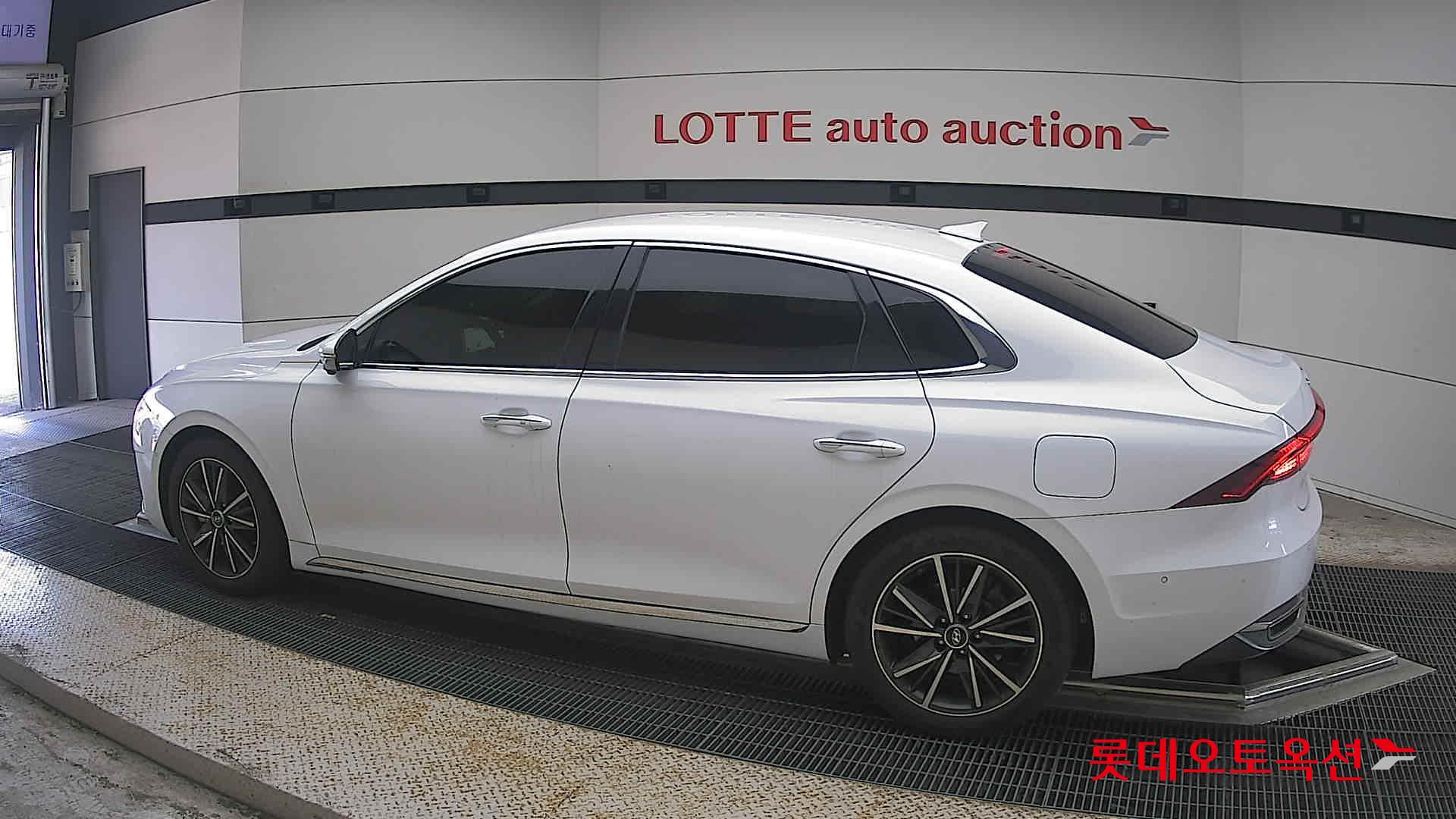 2022 - hyundai grandeur