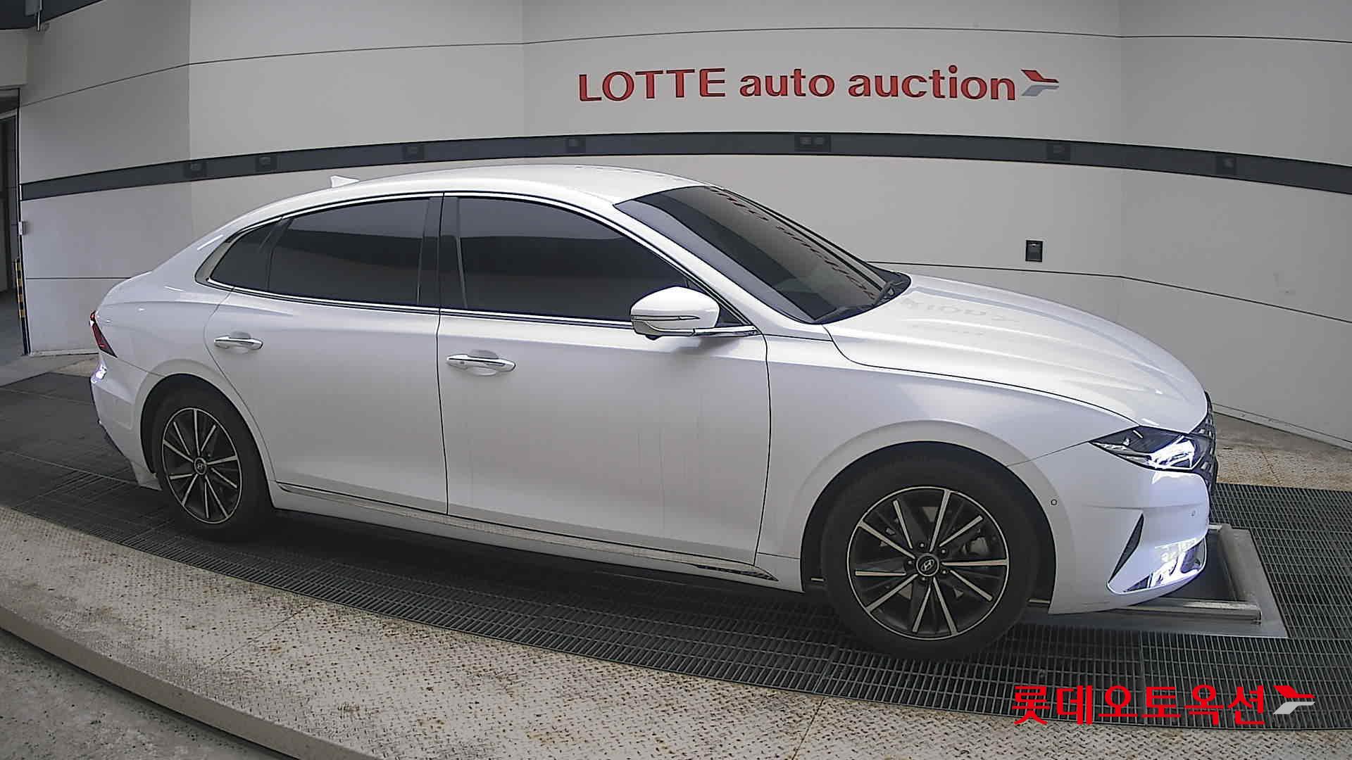 2022 - hyundai grandeur