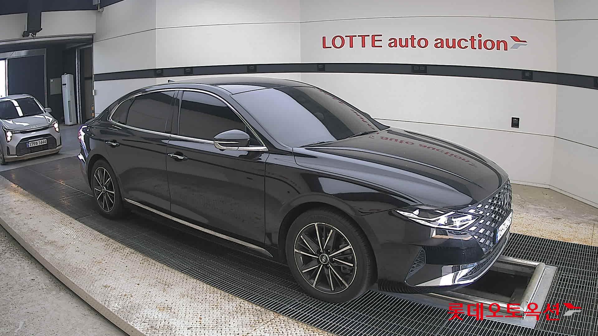 2022 - hyundai grandeur