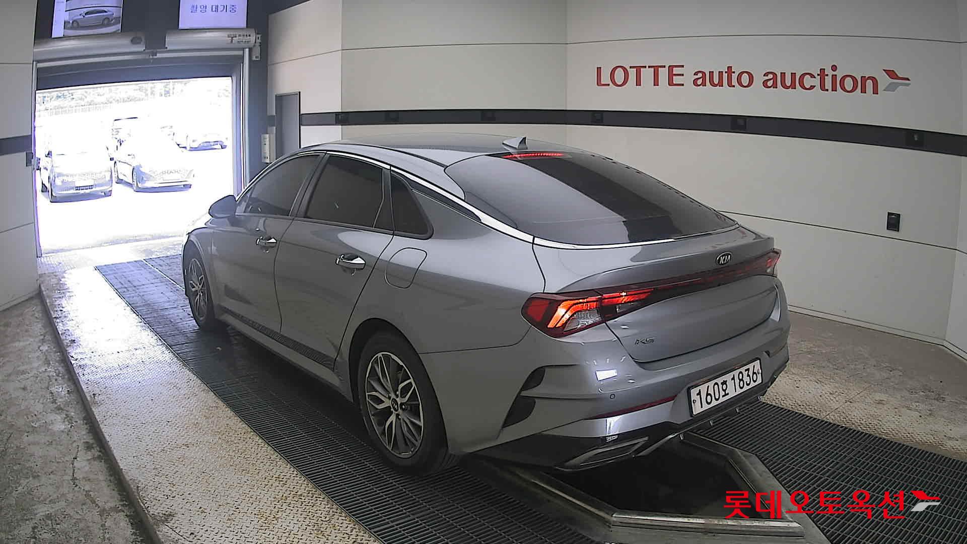 2021 - kia k5