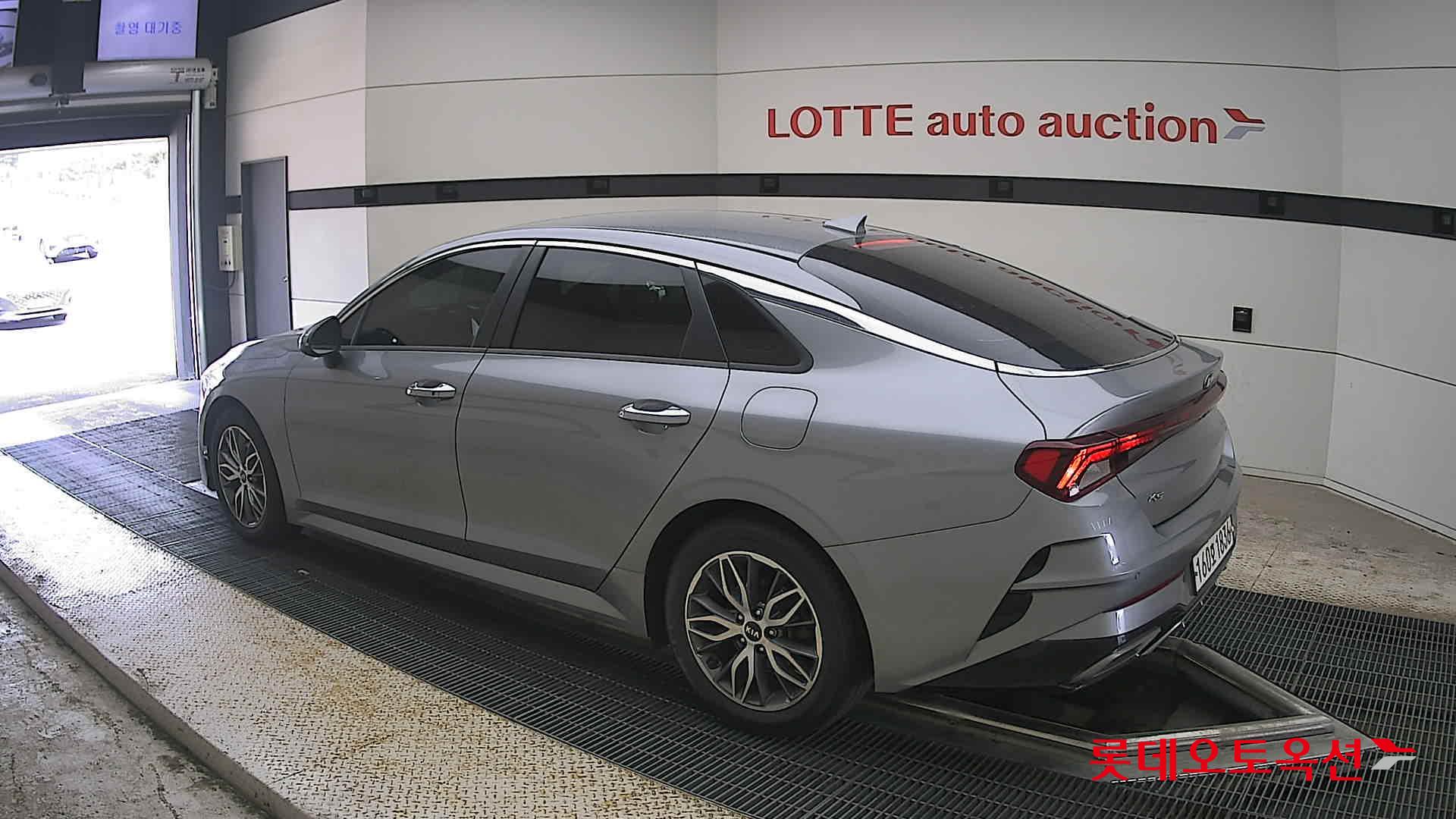 2021 - kia k5
