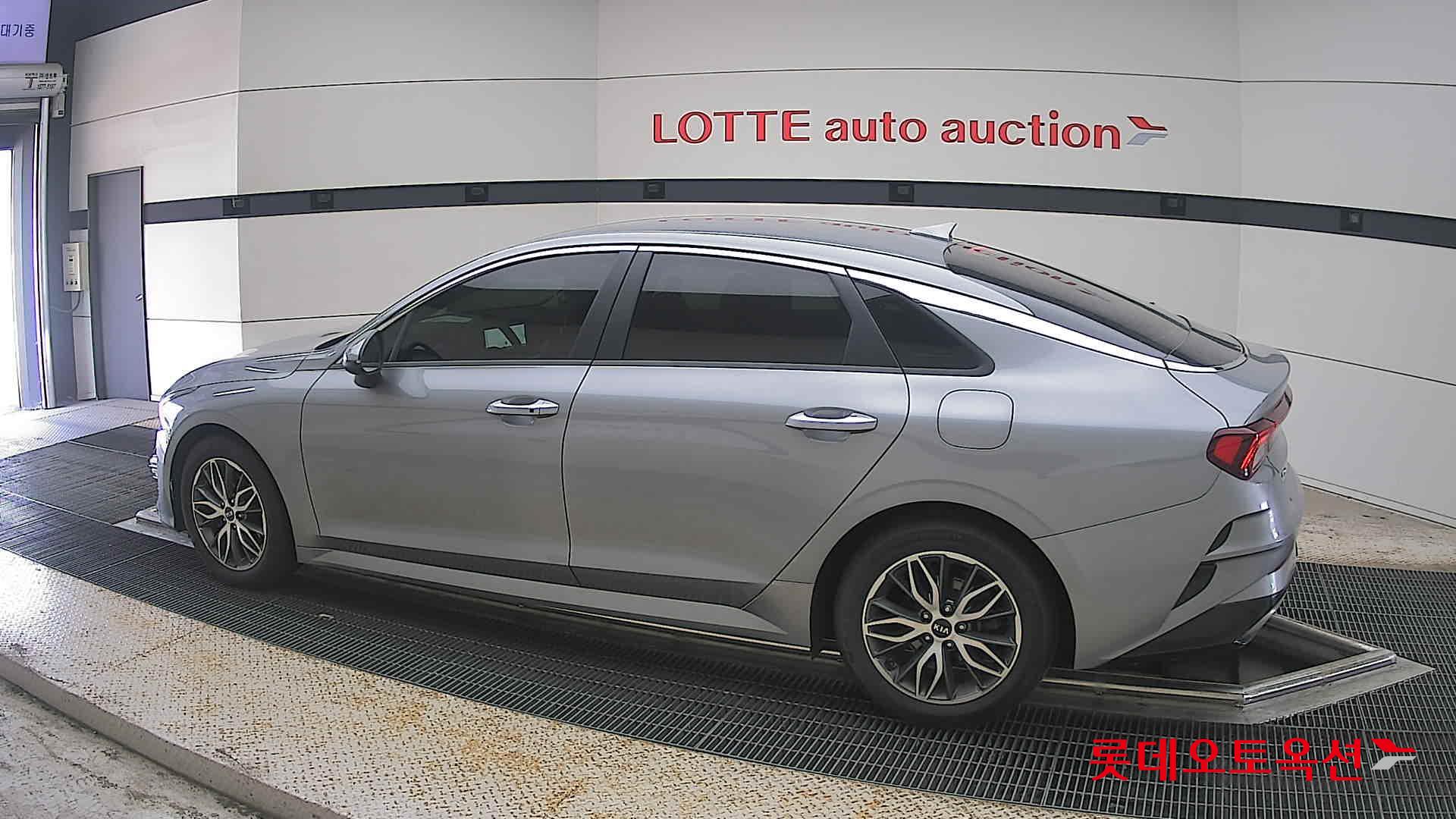 2021 - kia k5