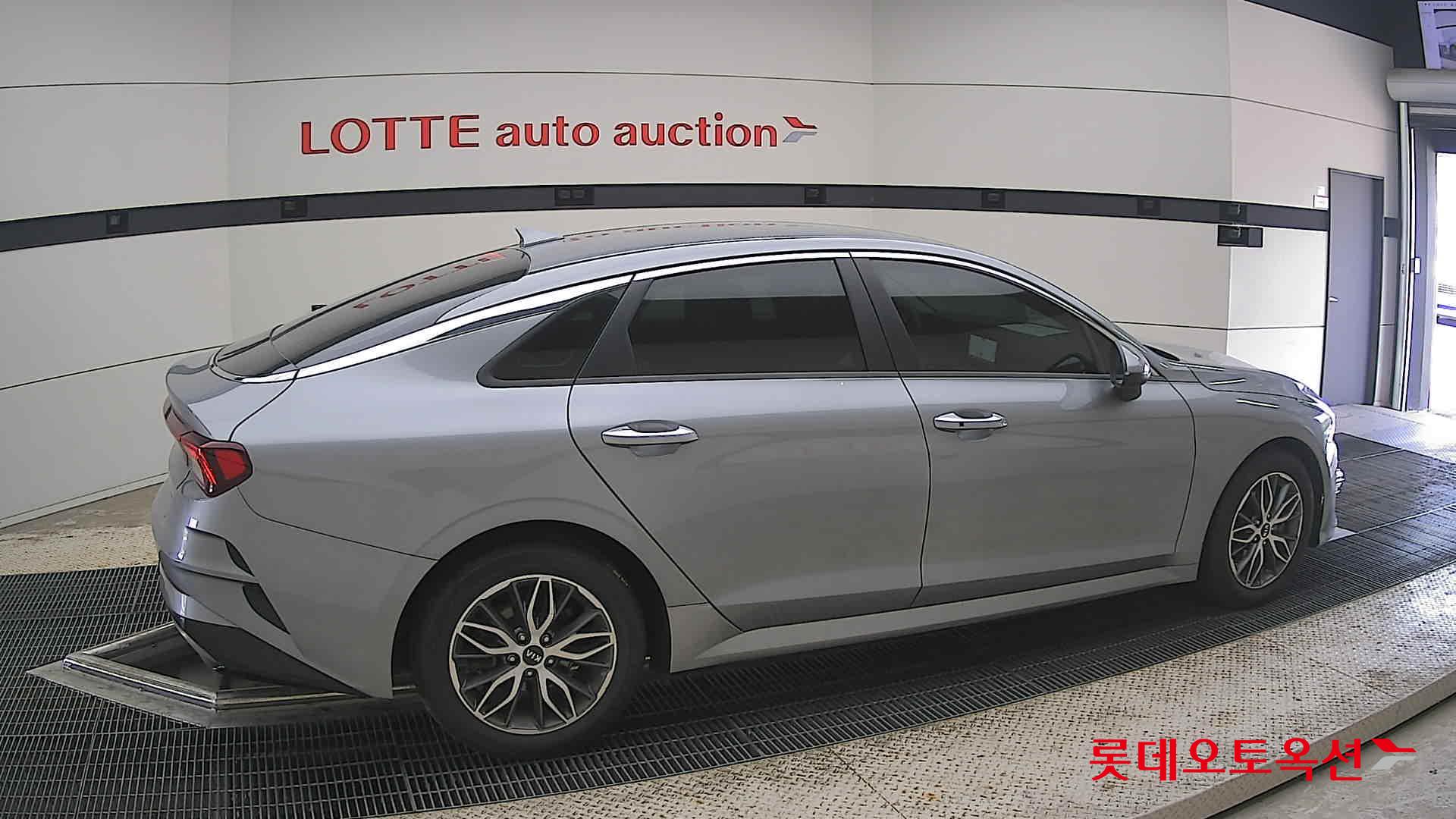 2021 - kia k5