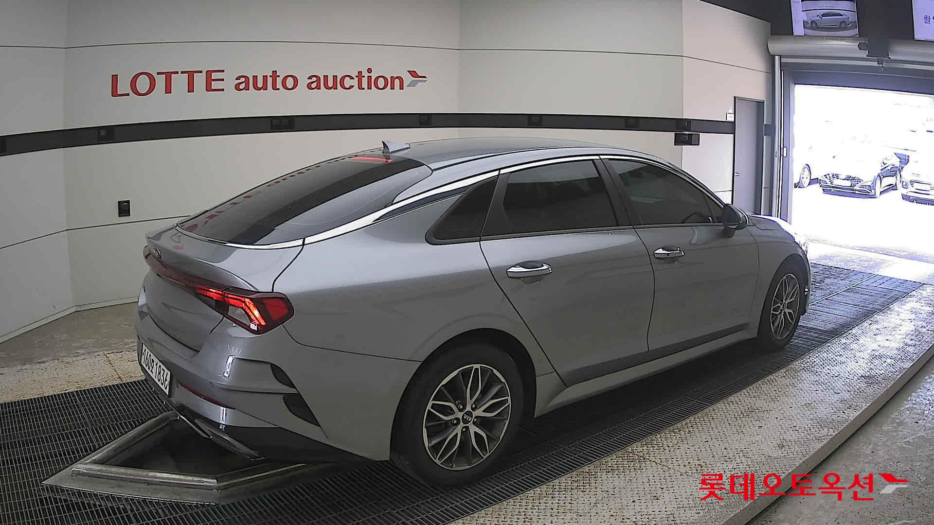 2021 - kia k5