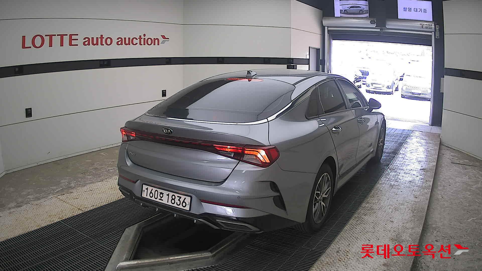 2021 - kia k5