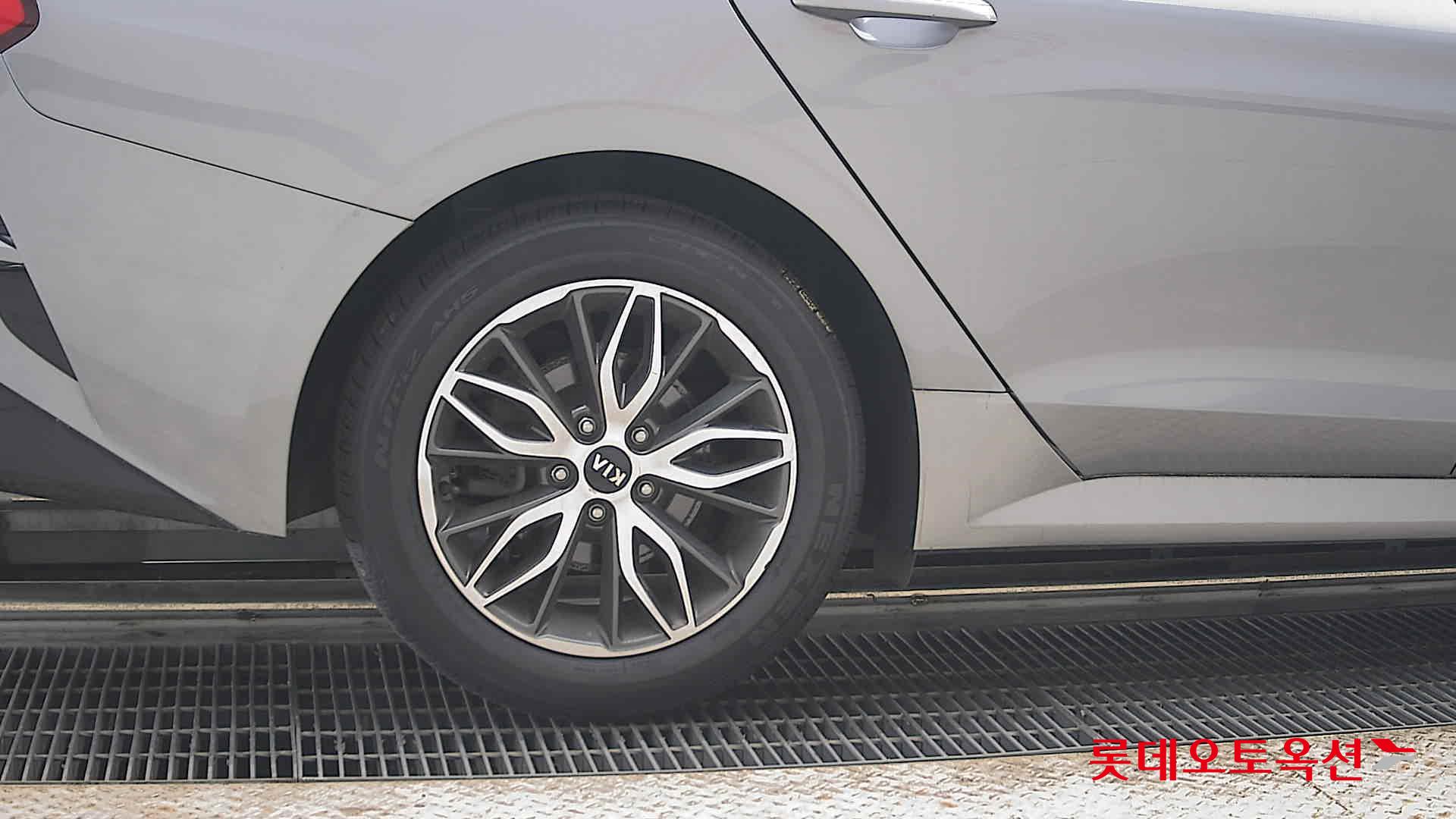 2021 - kia k5