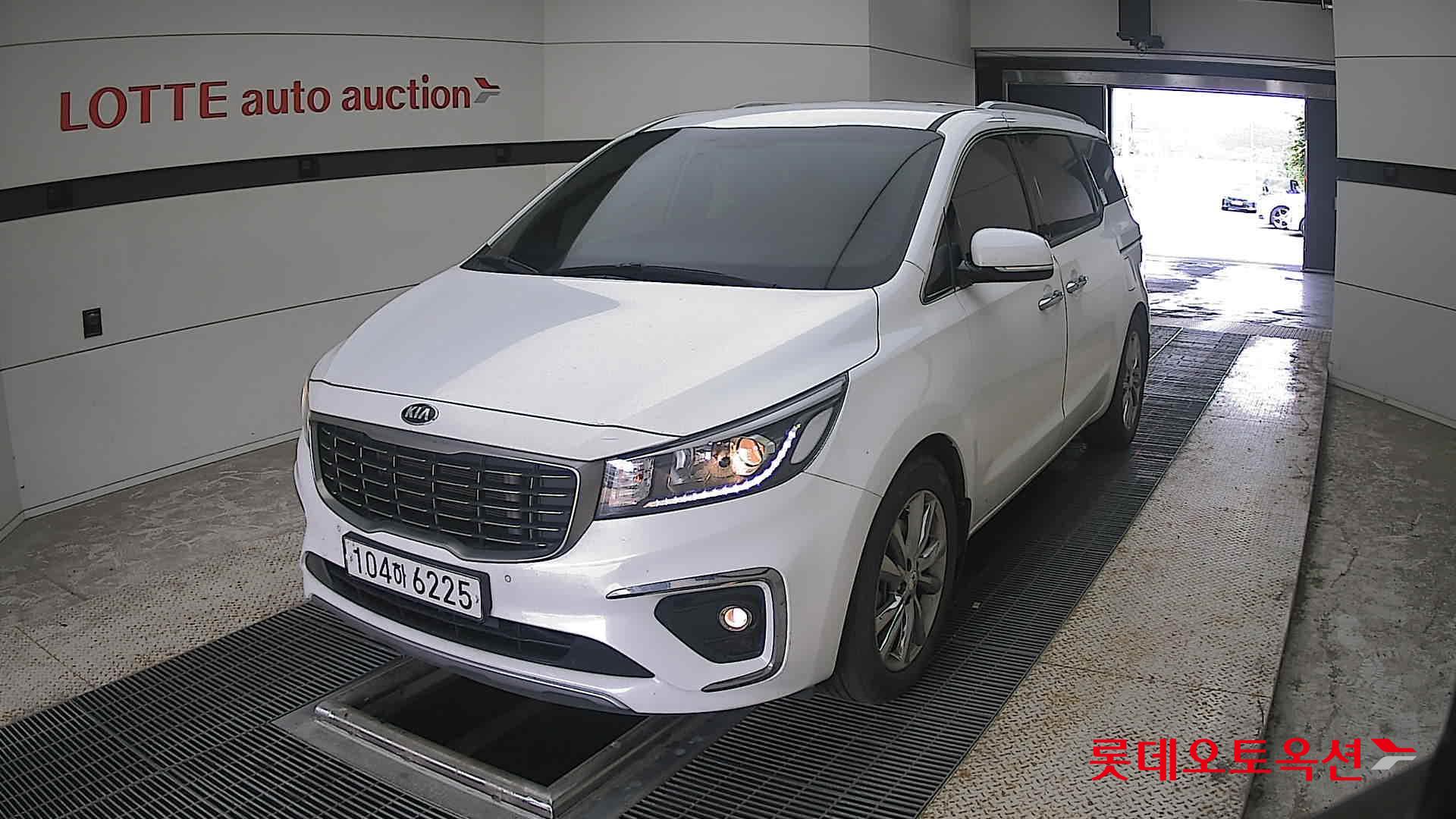 2020 - kia carnival