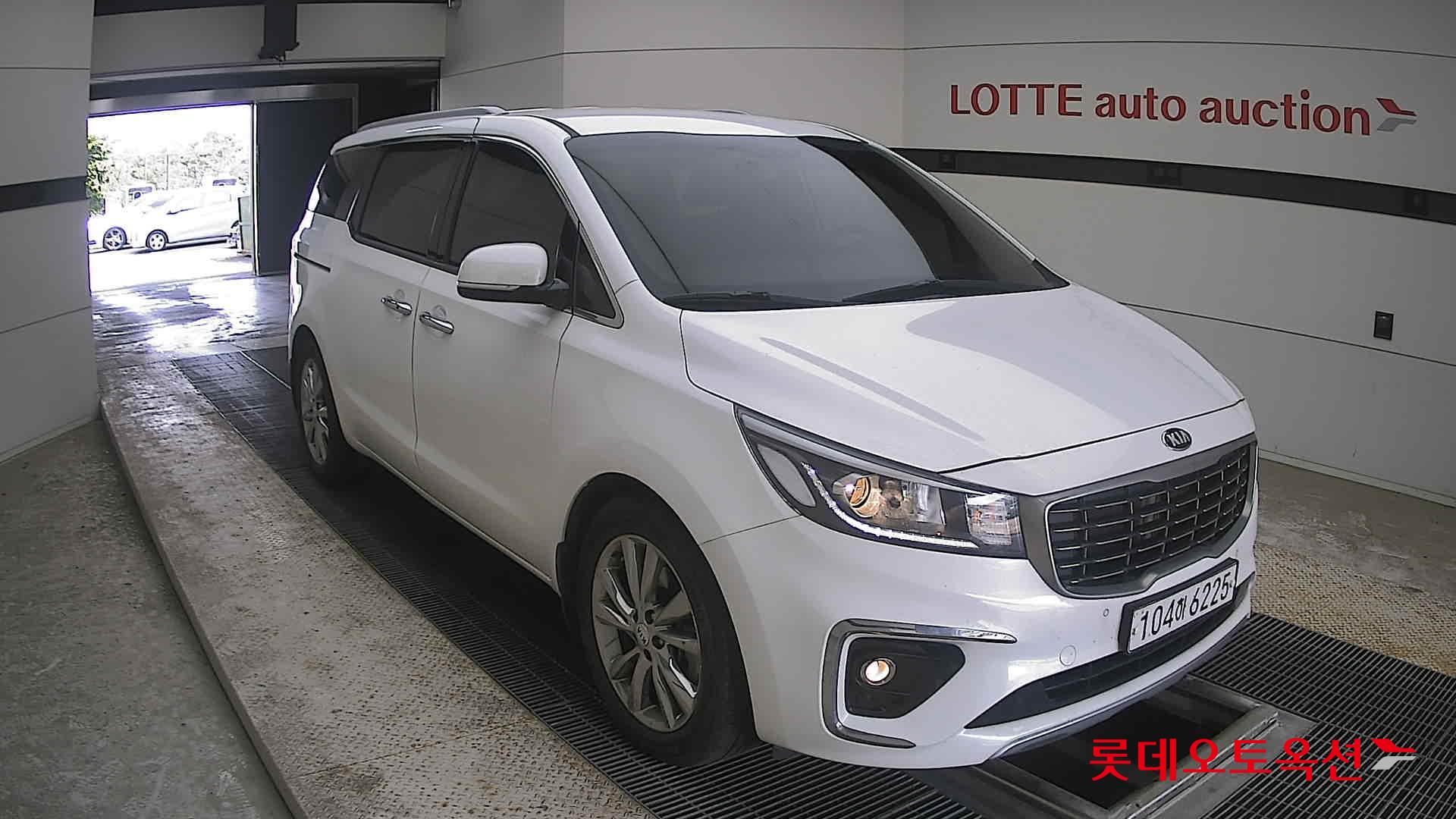 2020 - kia carnival