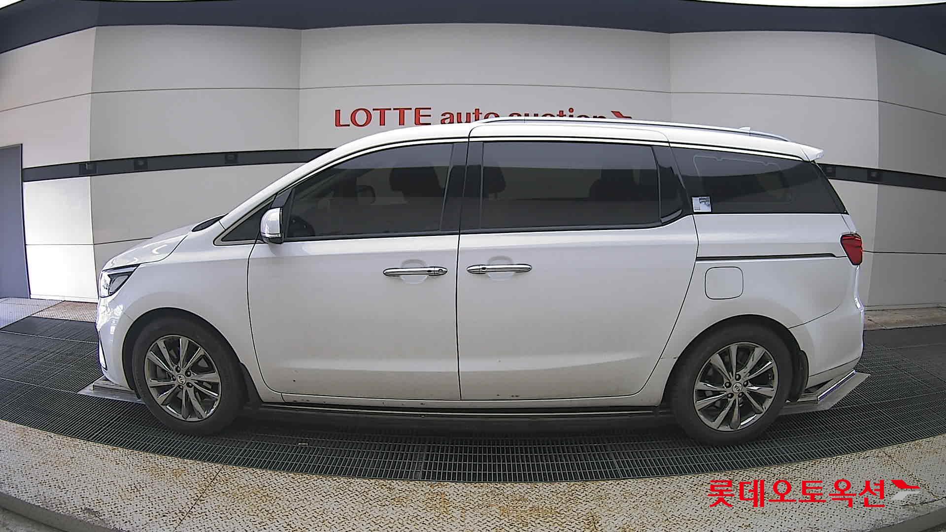 2020 - kia carnival