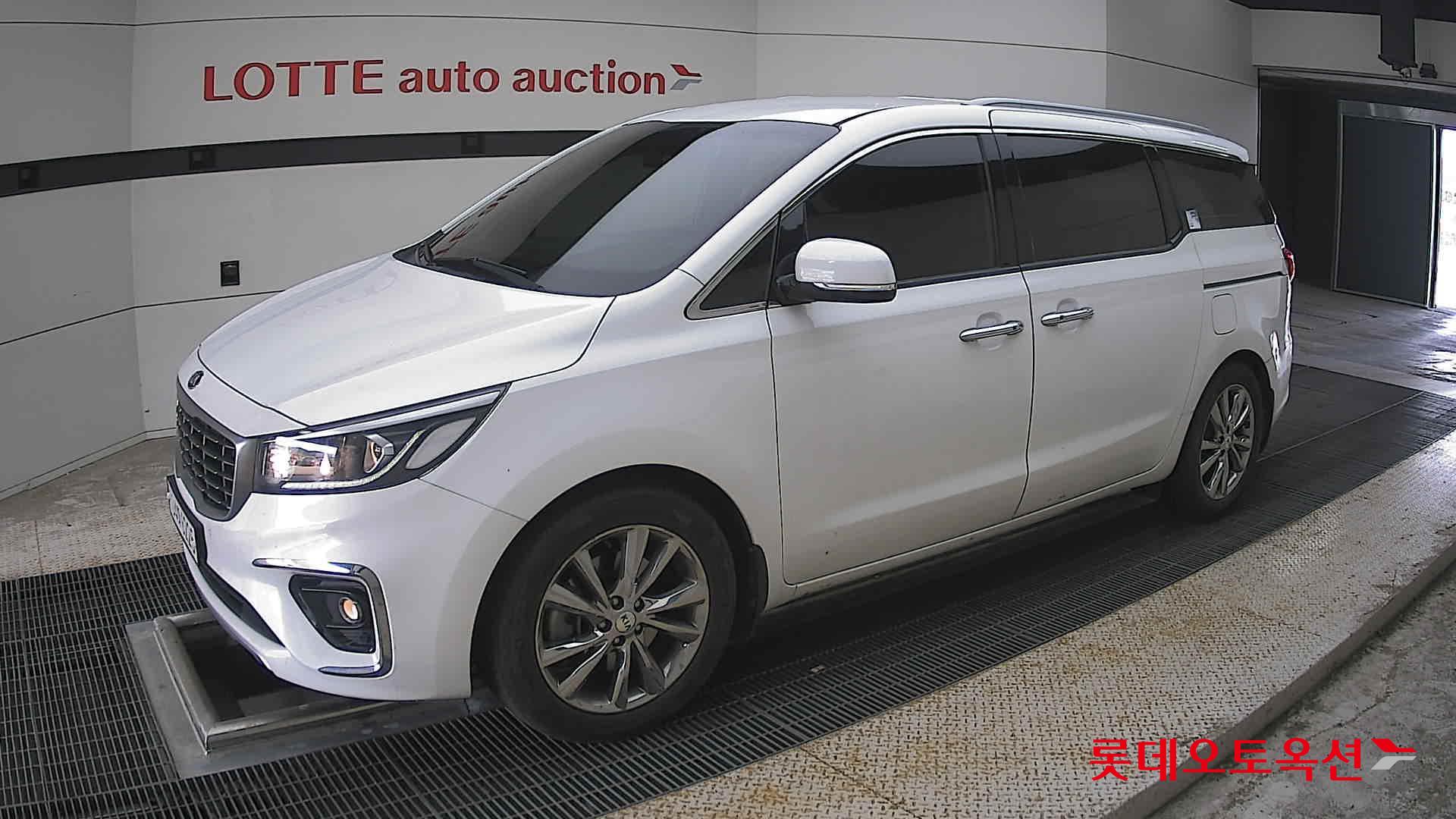 2020 - kia carnival