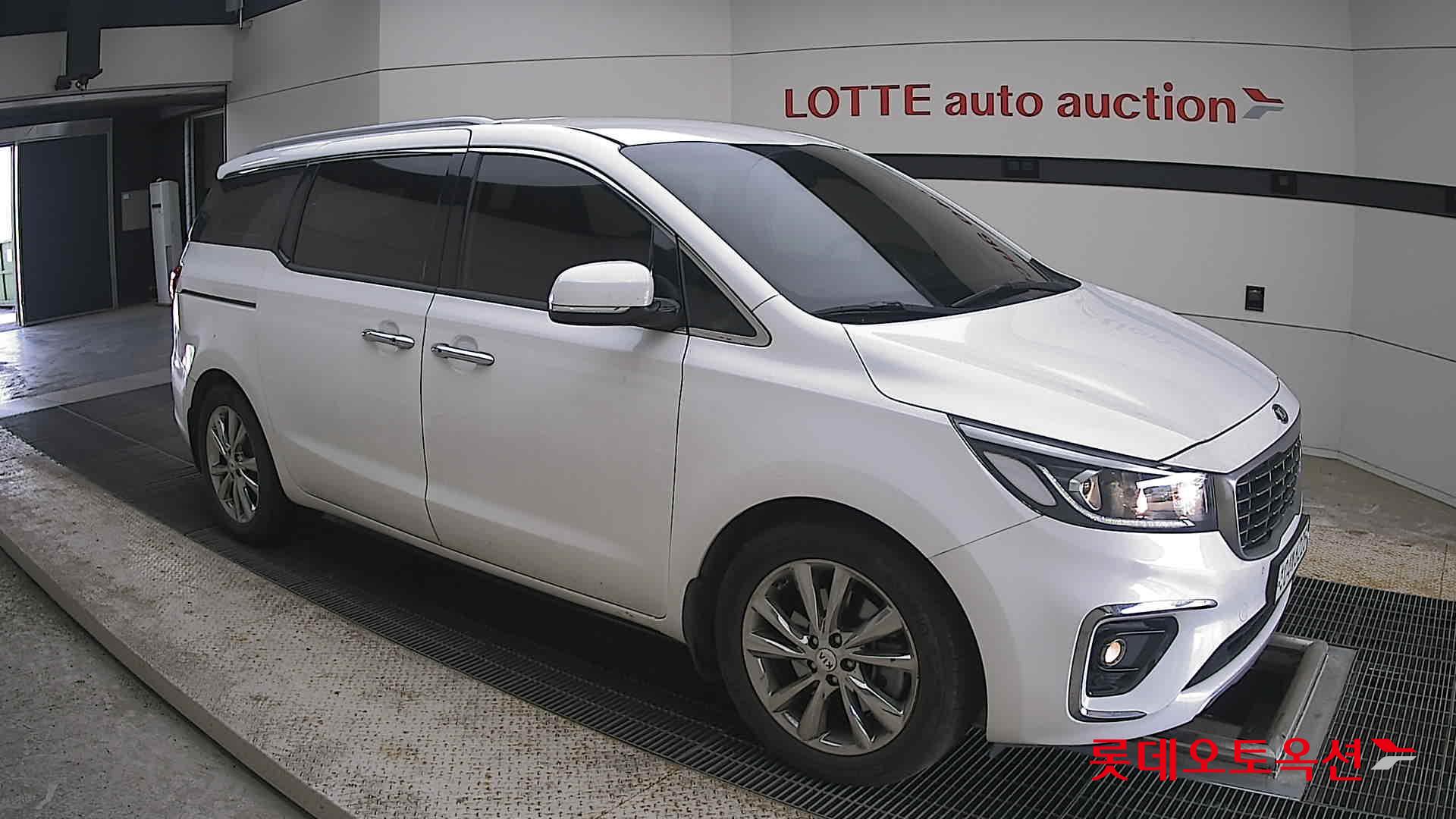 2020 - kia carnival