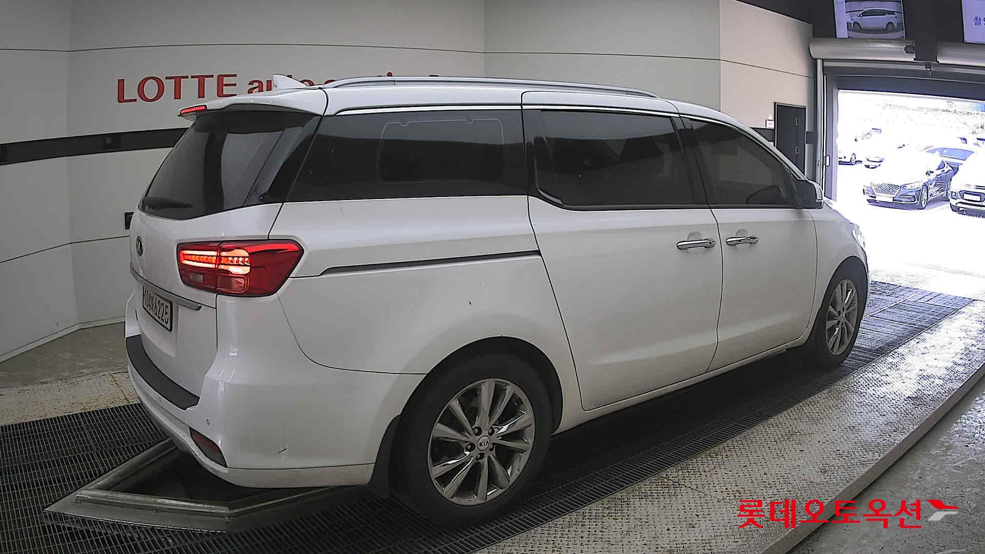 2020 - kia carnival