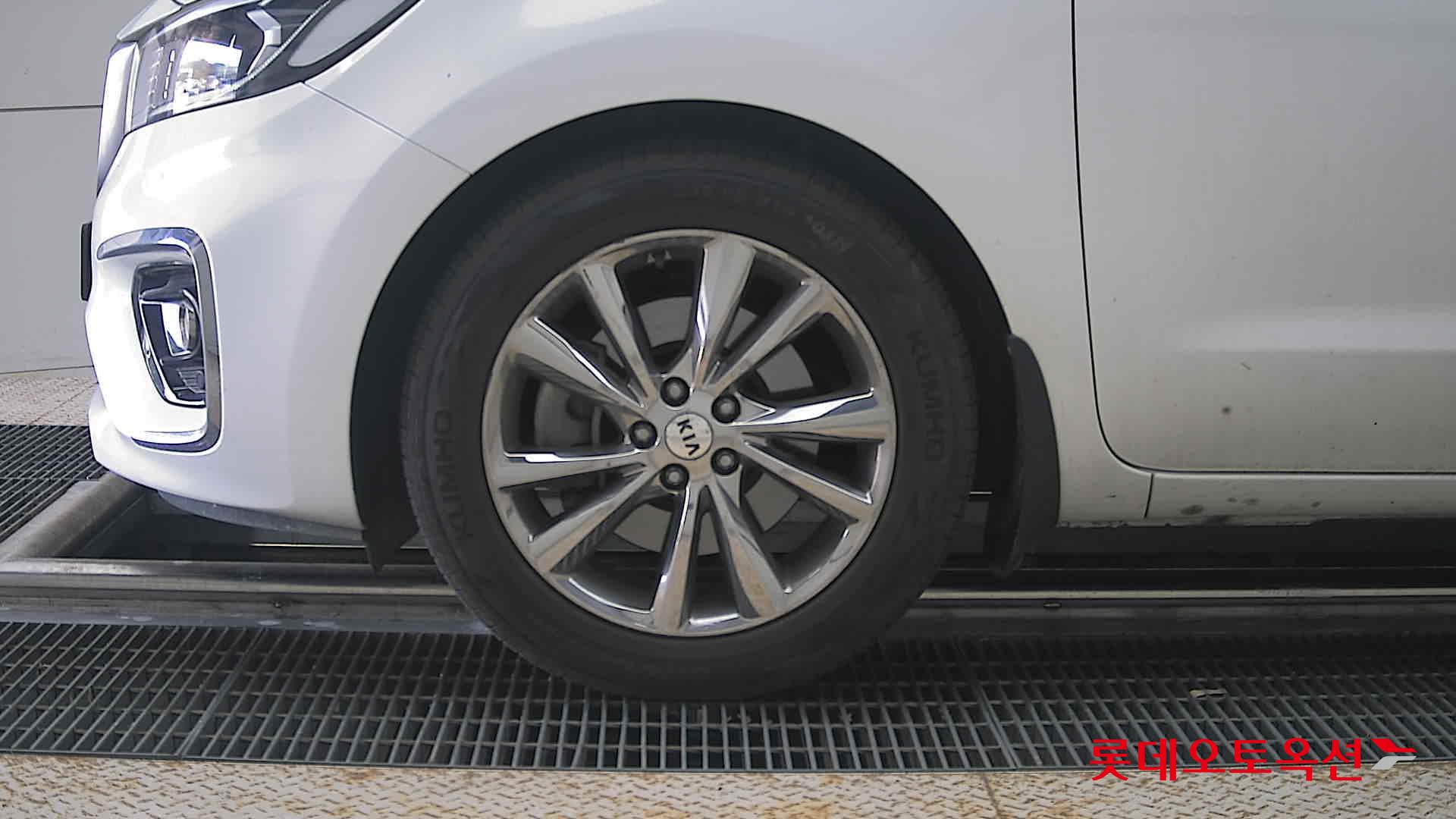 2020 - kia carnival