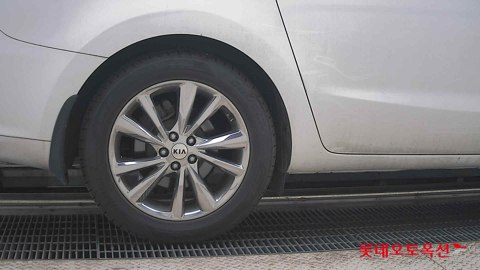 2020 - kia carnival