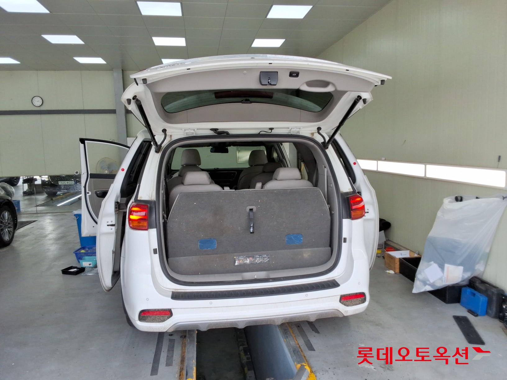 2020 - kia carnival