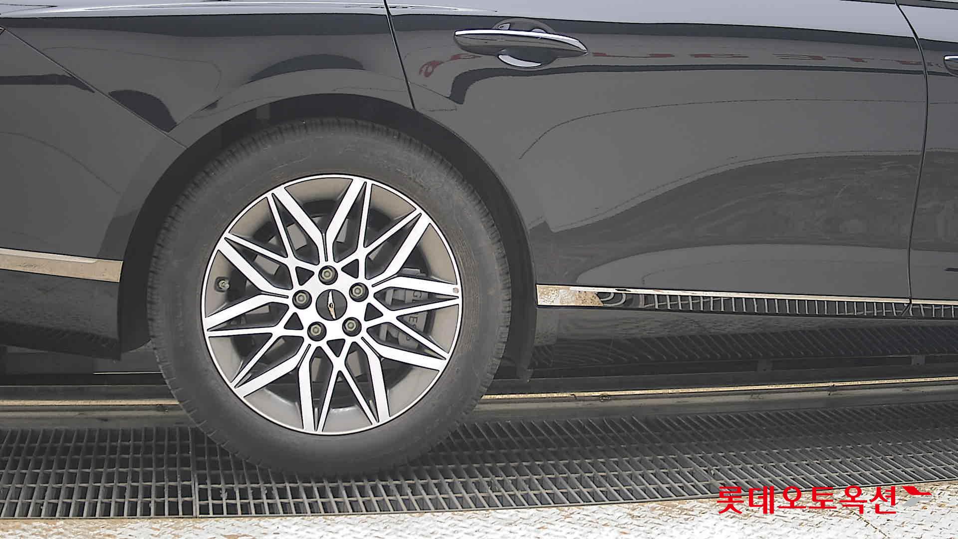 2025 - genesis g80