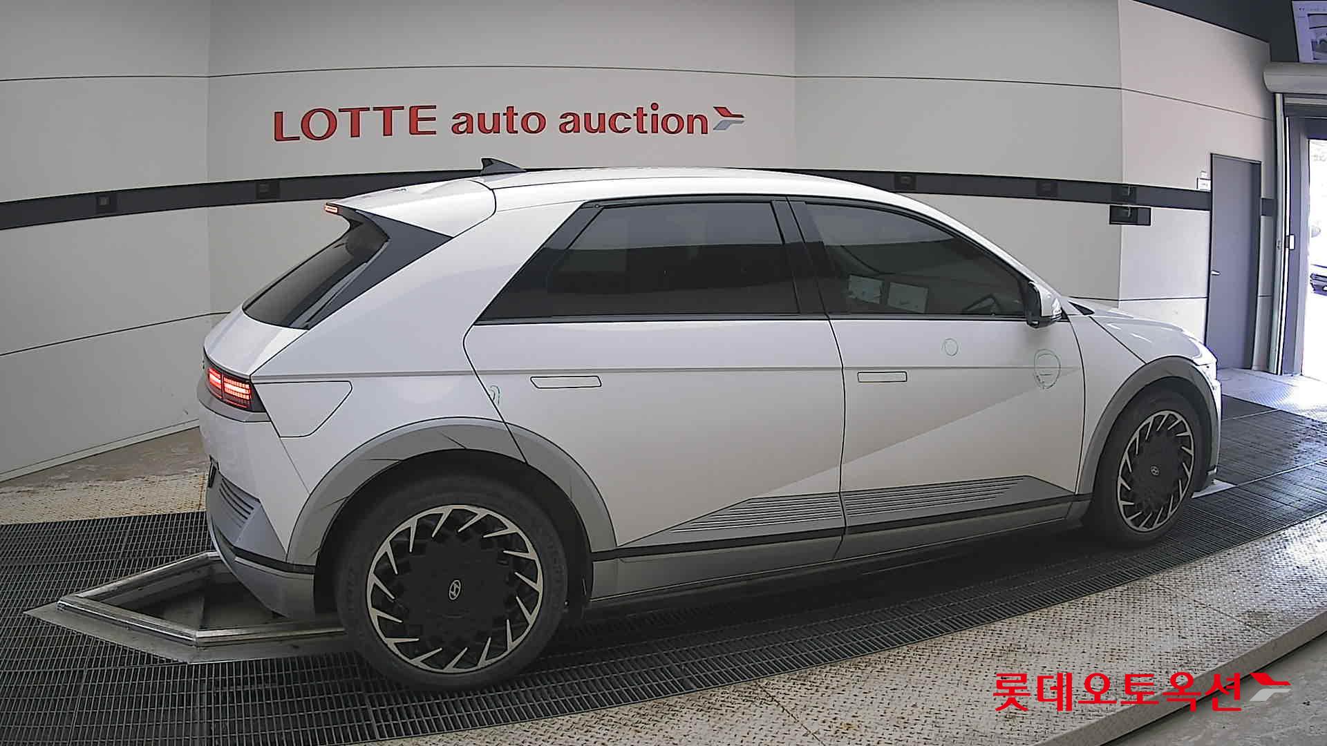 2022 - hyundai ioniq