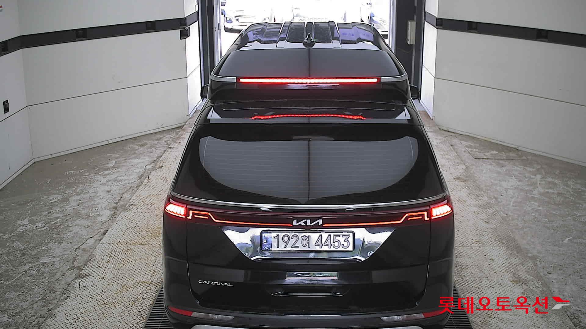 2023 - kia carnival