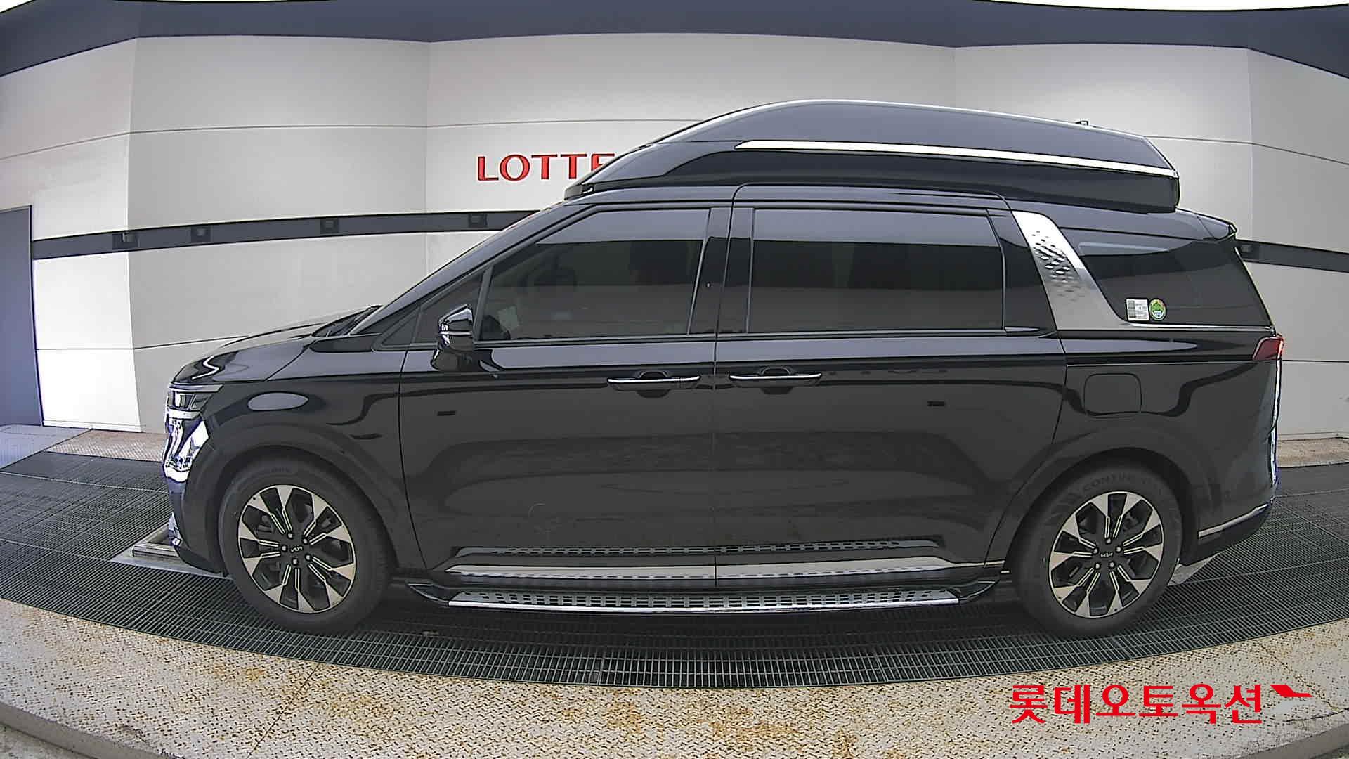 2023 - kia carnival