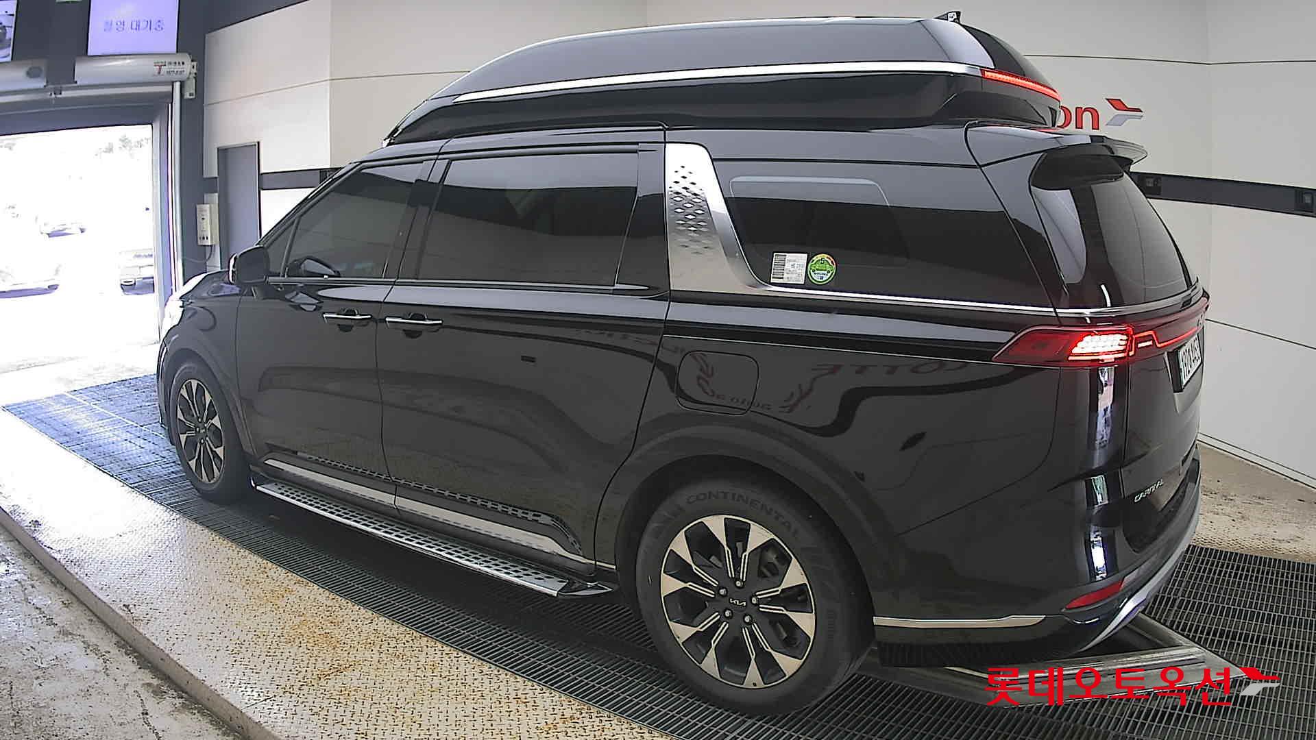 2023 - kia carnival