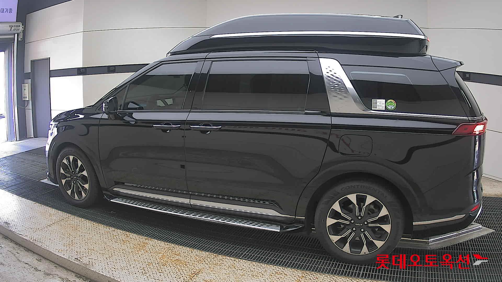 2023 - kia carnival