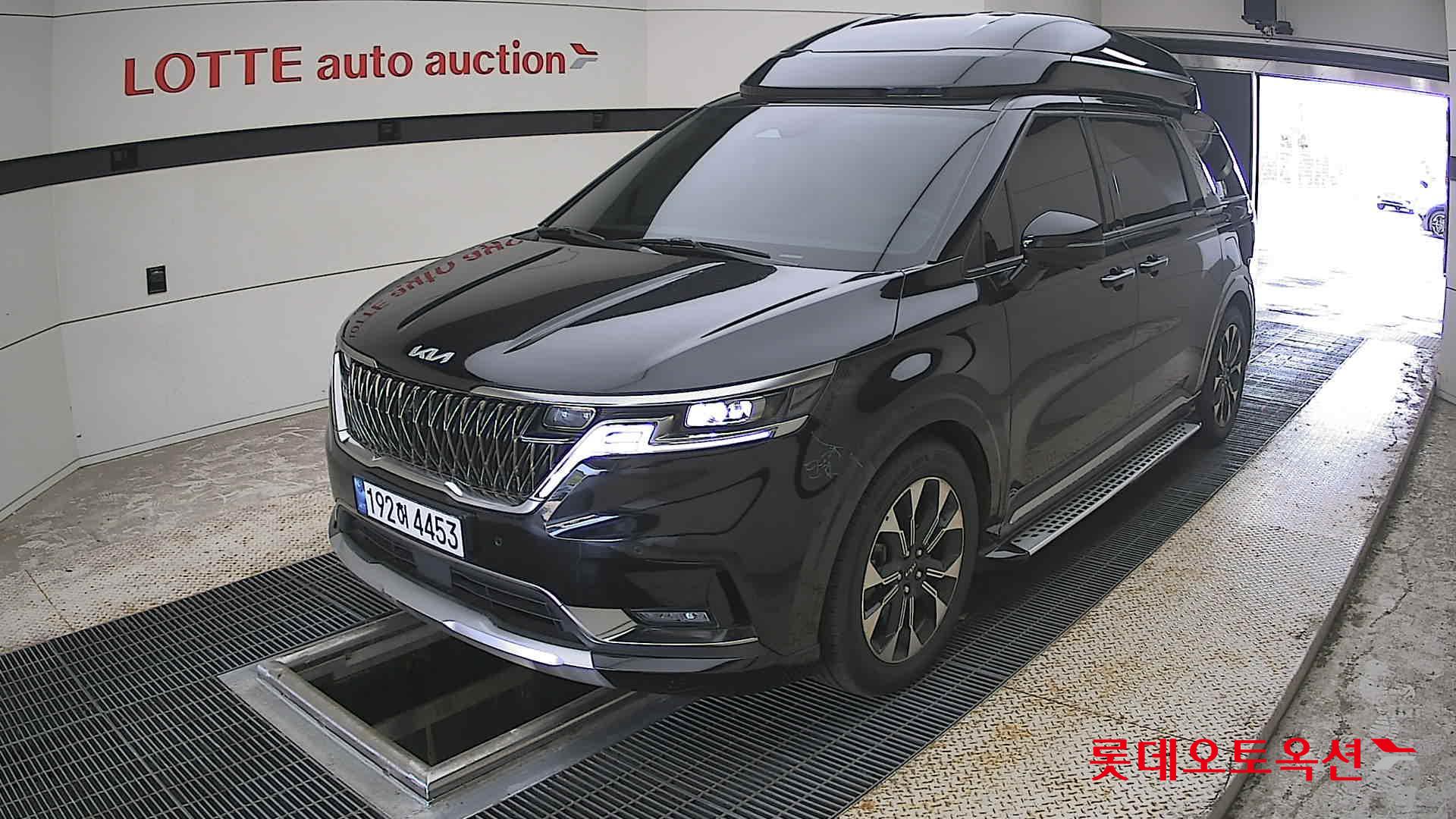 2023 - kia carnival
