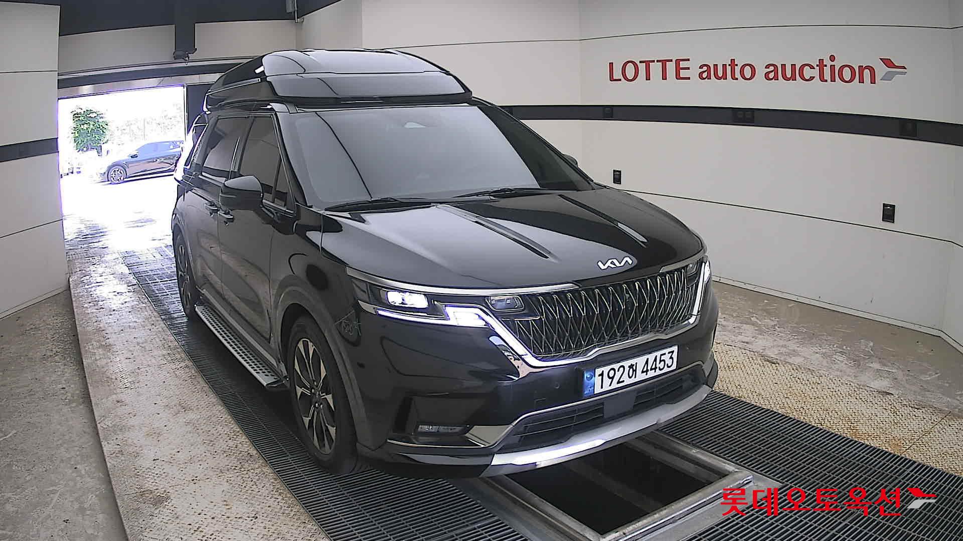 2023 - kia carnival