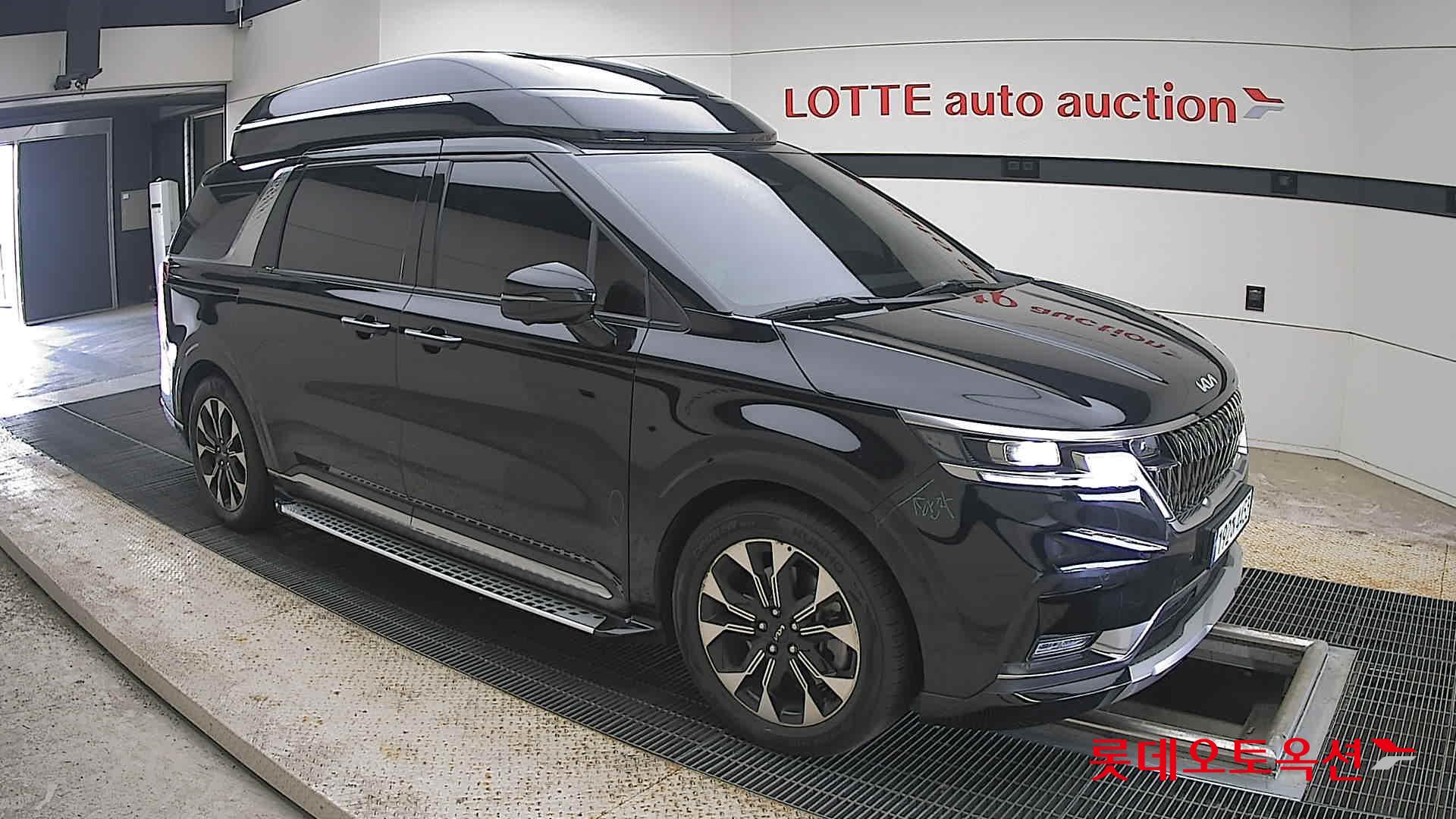 2023 - kia carnival