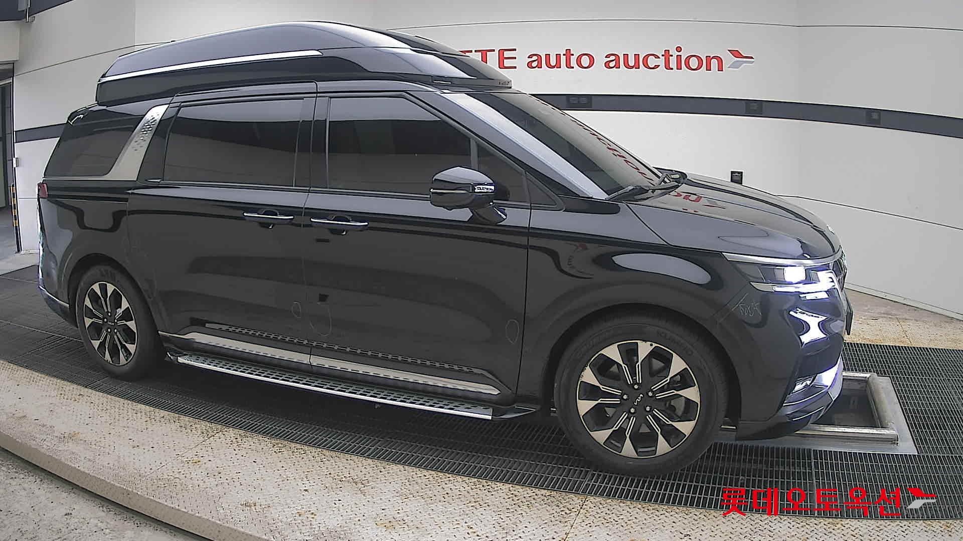 2023 - kia carnival