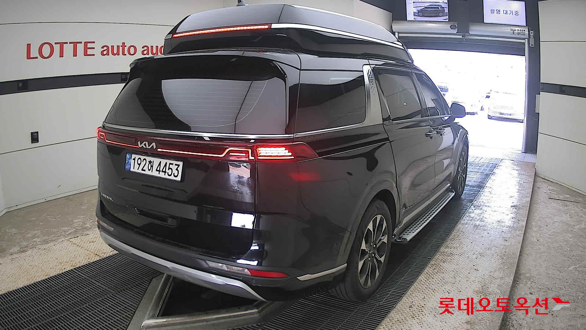 2023 - kia carnival