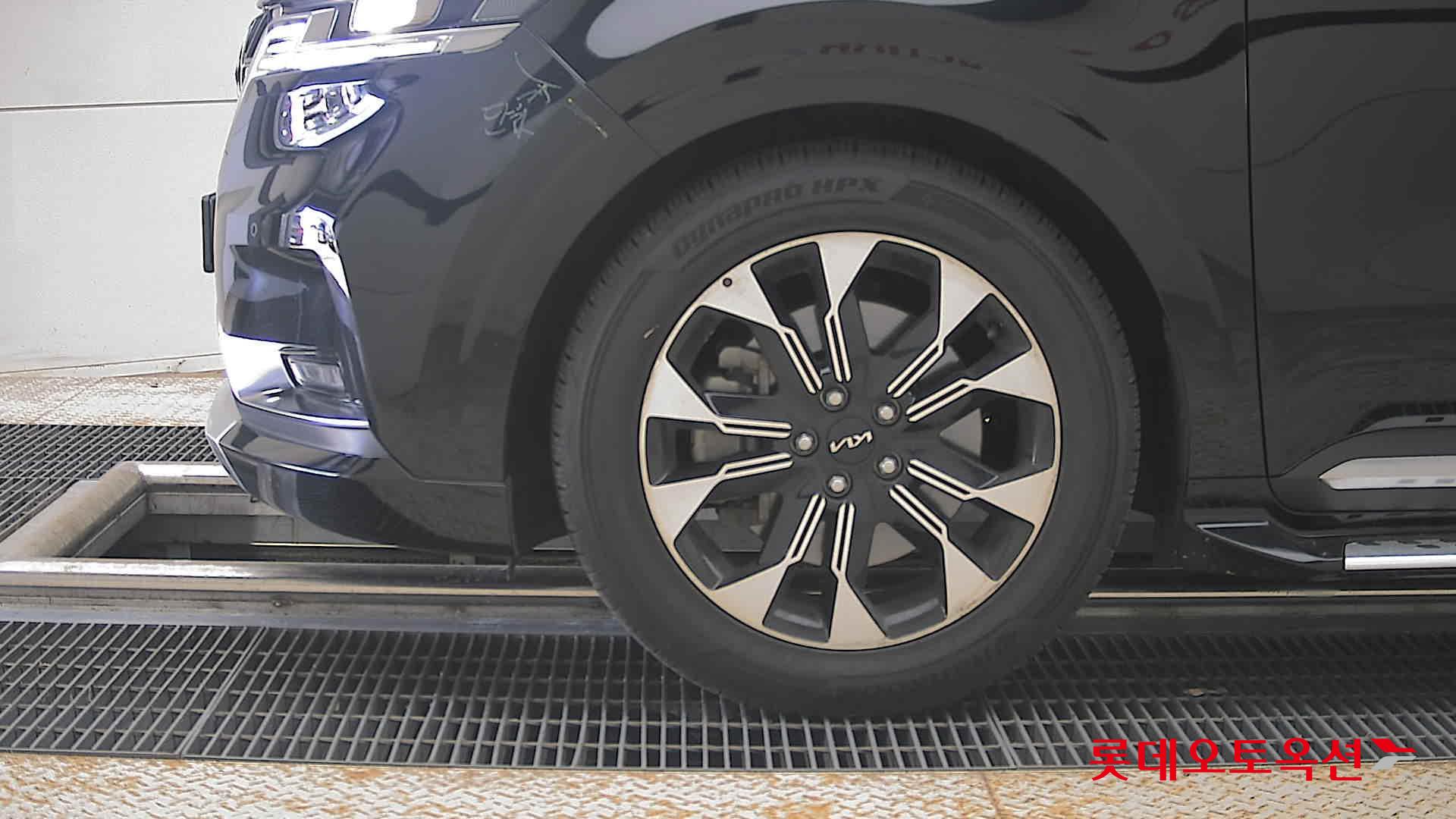 2023 - kia carnival