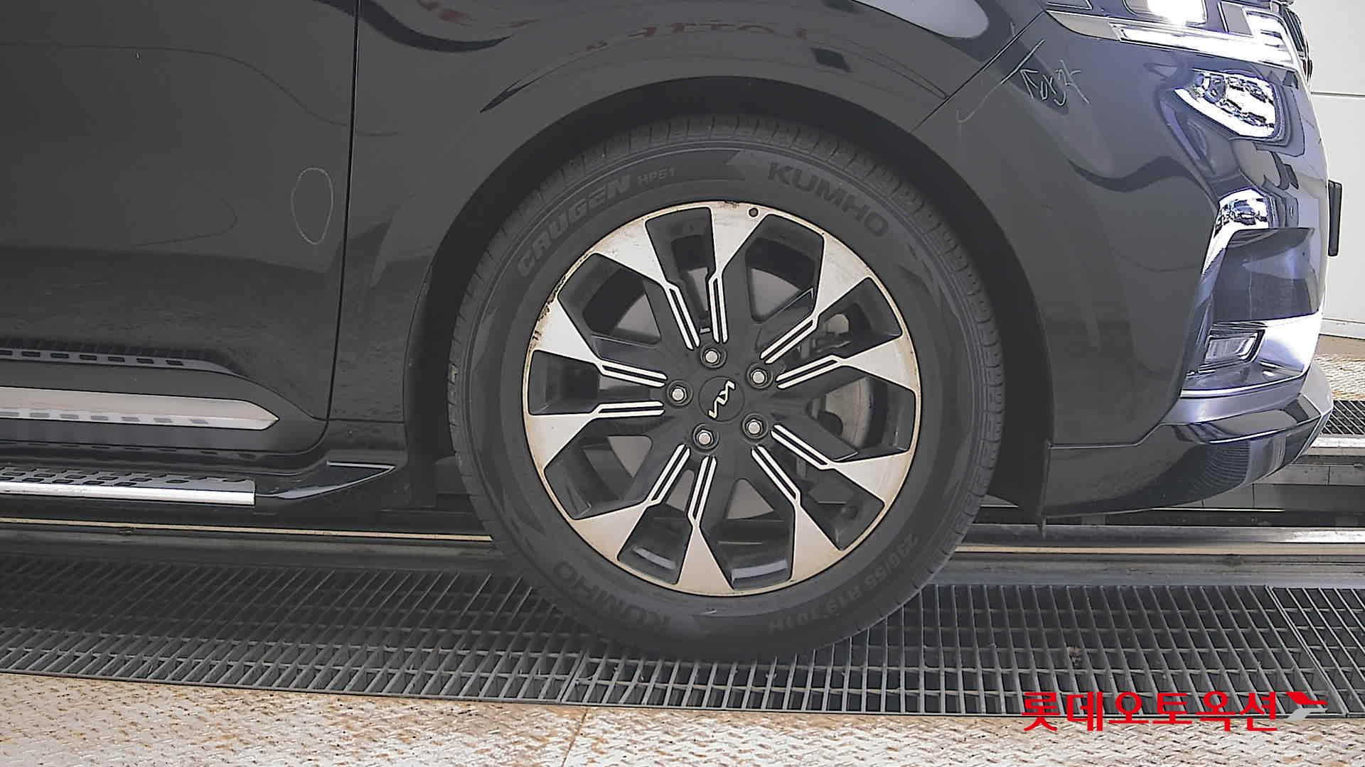 2023 - kia carnival