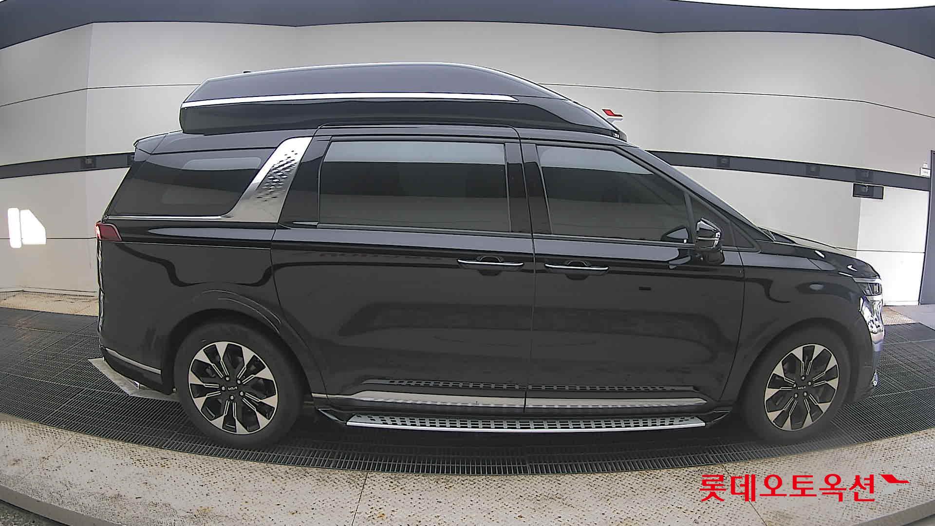 2023 - kia carnival