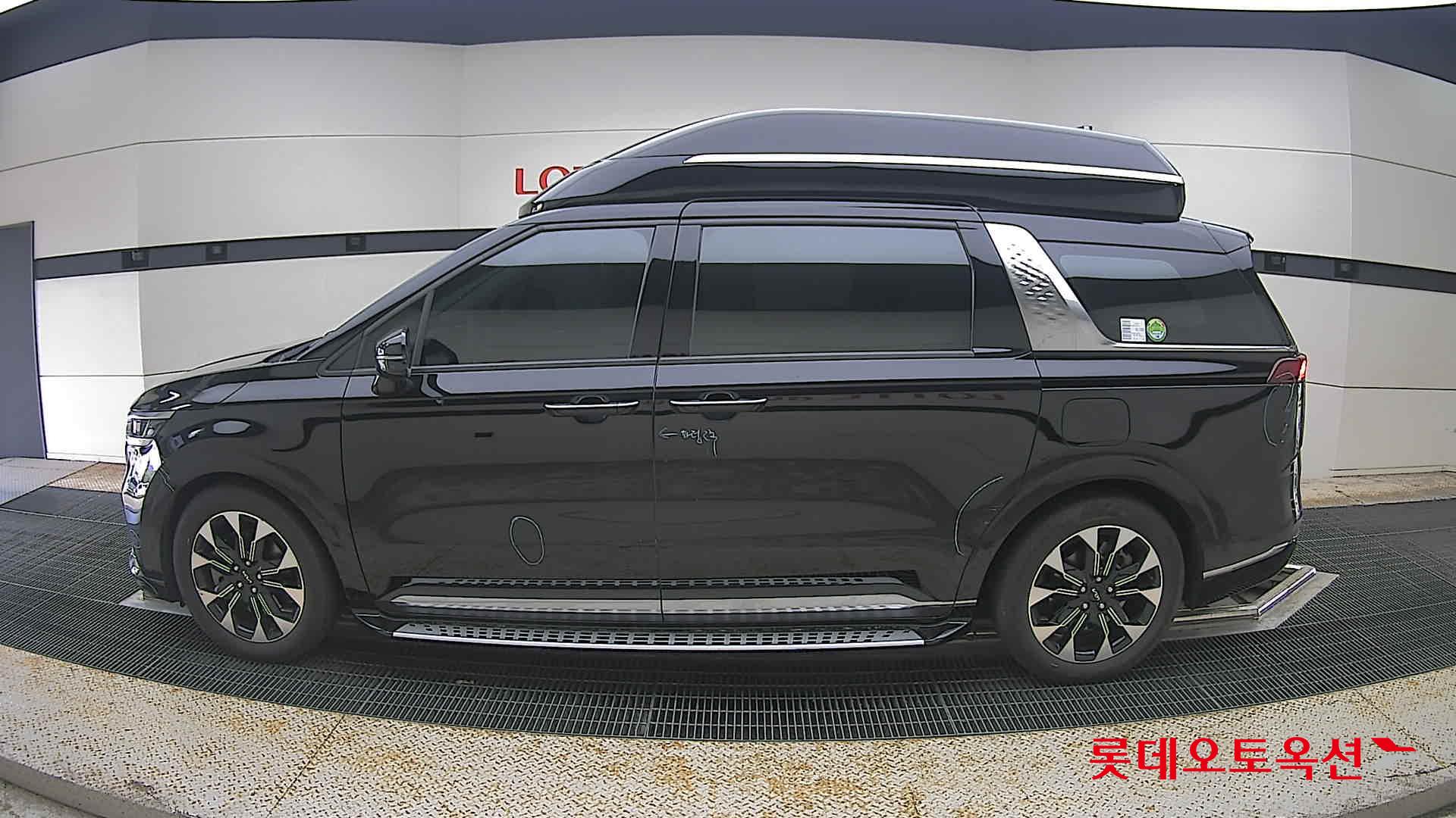 2023 - kia carnival