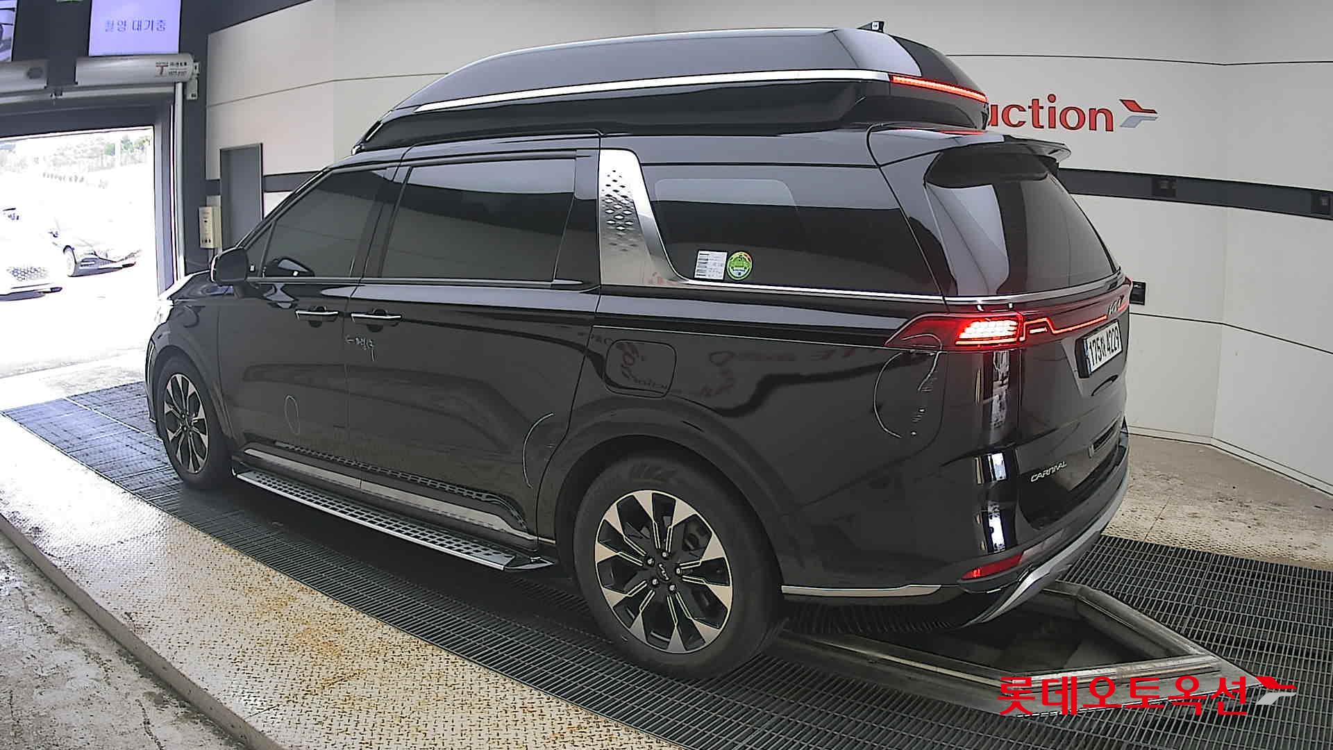 2023 - kia carnival