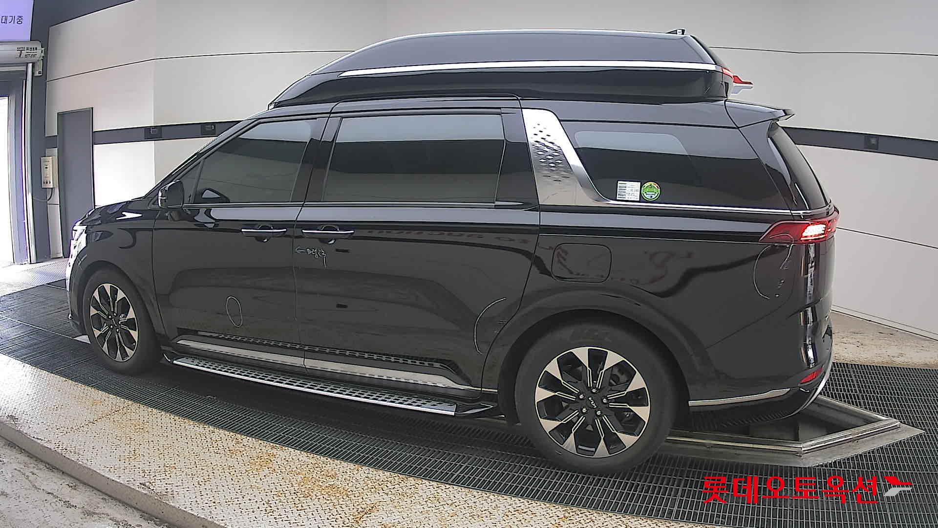 2023 - kia carnival