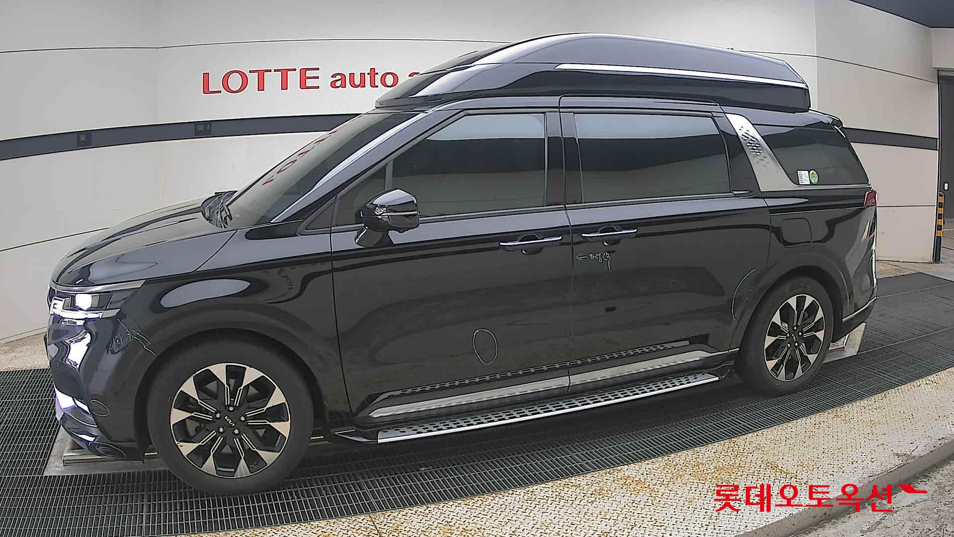 2023 - kia carnival