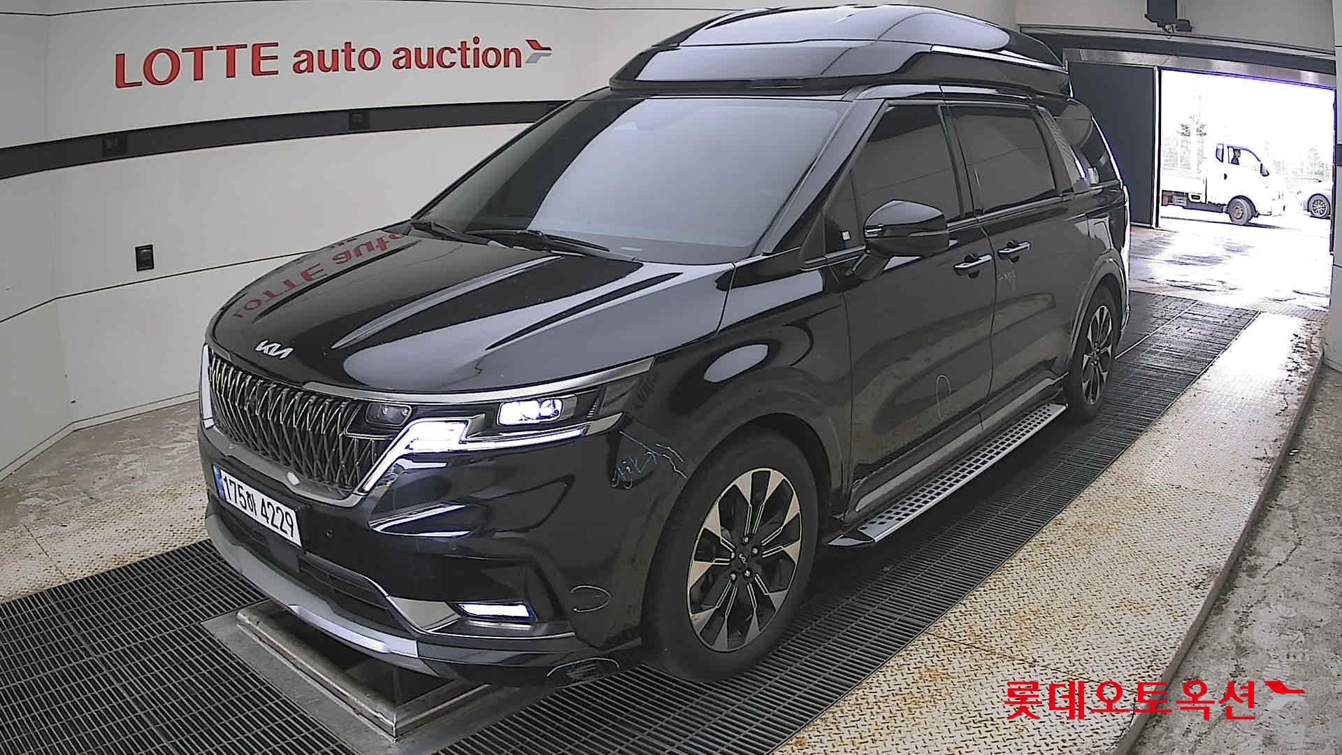 2023 - kia carnival