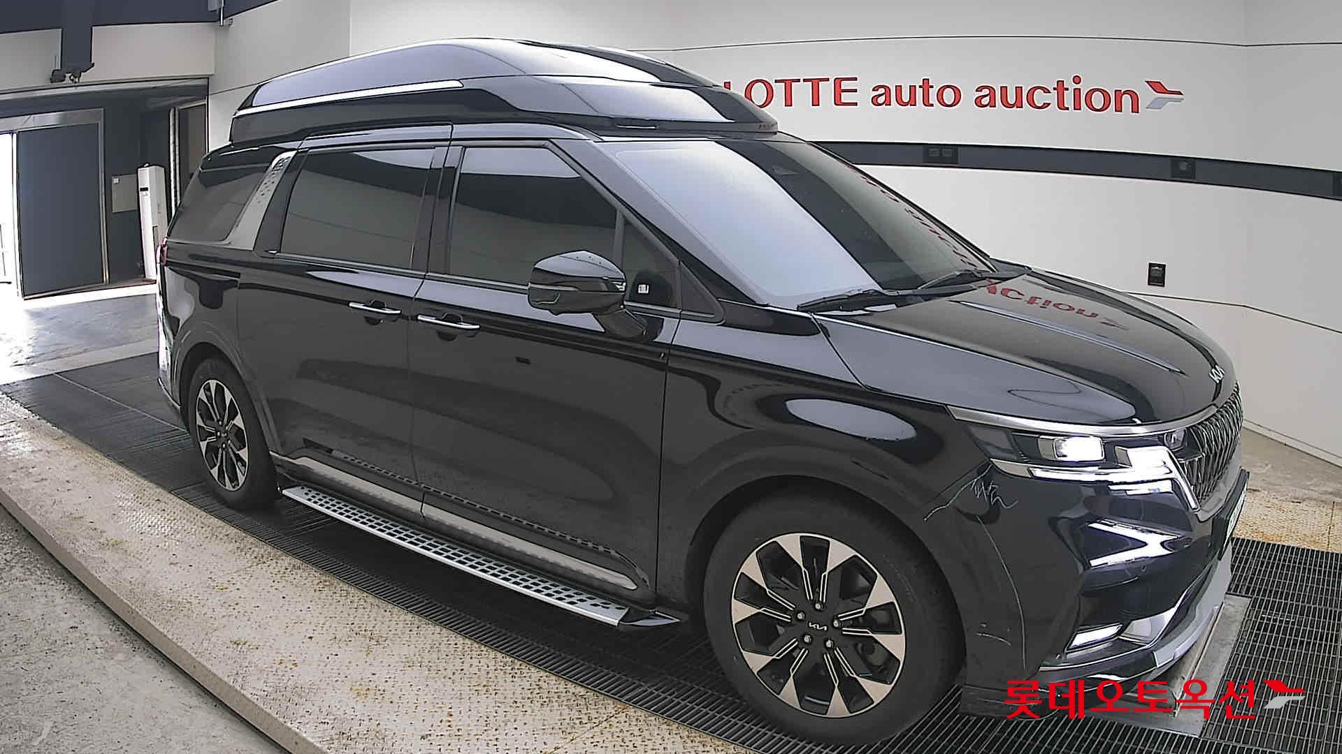 2023 - kia carnival