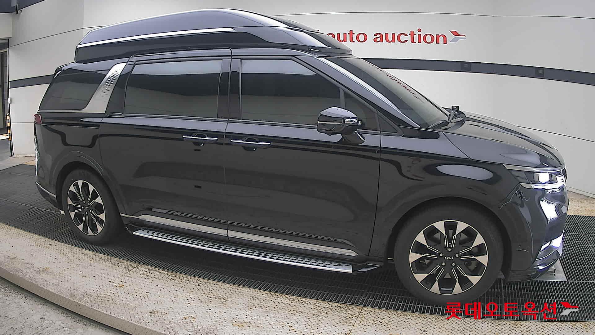 2023 - kia carnival