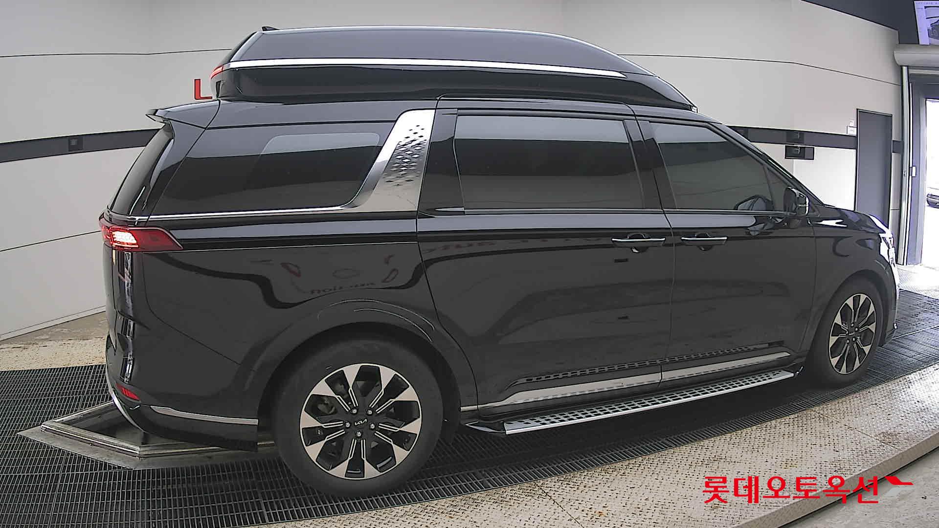 2023 - kia carnival