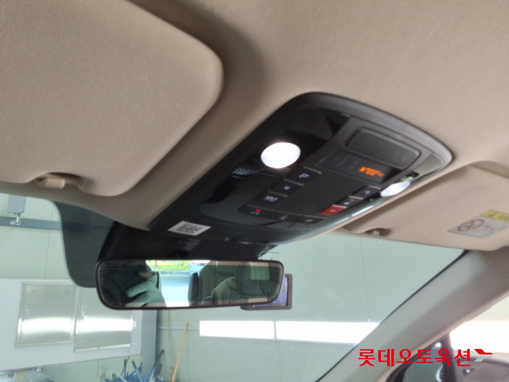2023 - kia carnival