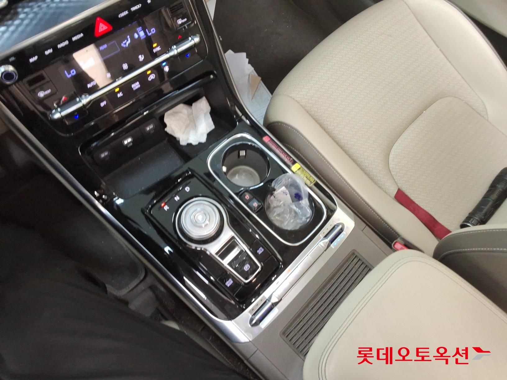 2023 - kia carnival